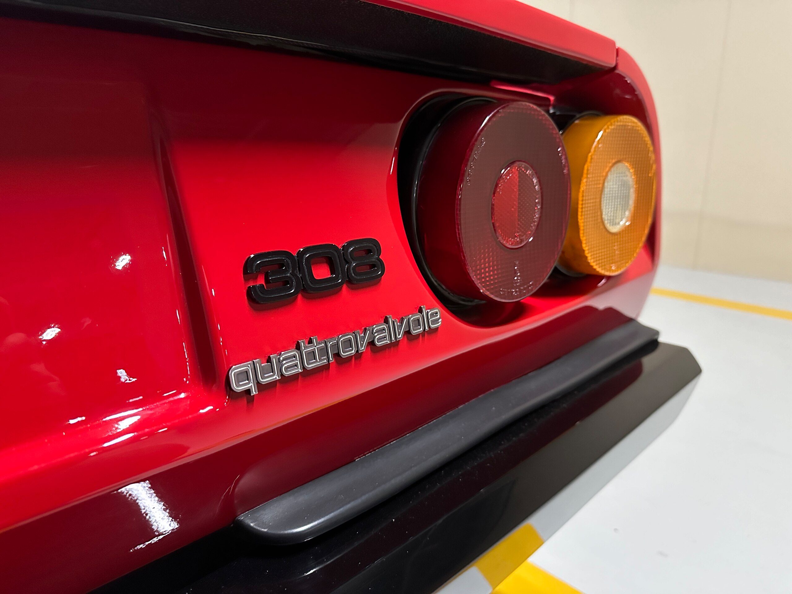 1986 Ferrari 308 GTB — Photo 16 / 20