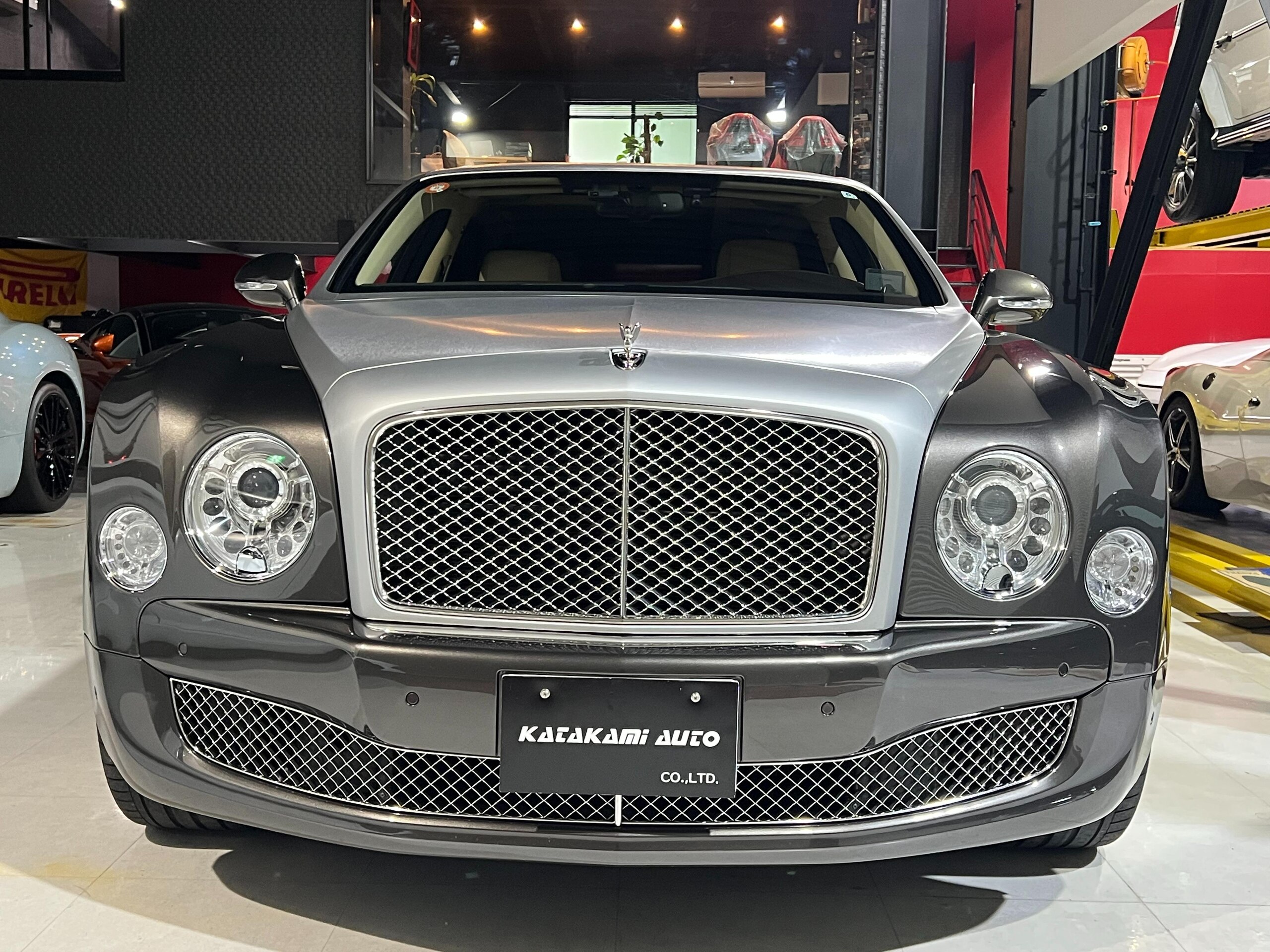 2014 Bentley Mulsanne Granite Exterior with Silver Wrap for sale in Japan
