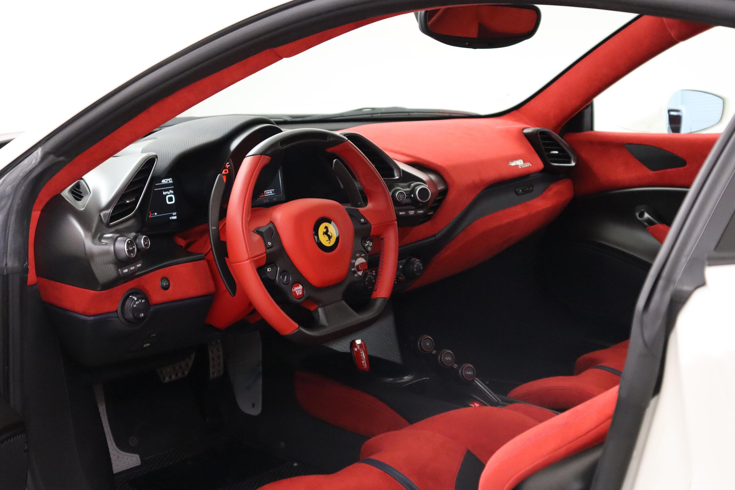 2019 Ferrari 488 Pista — Photo 6 / 18