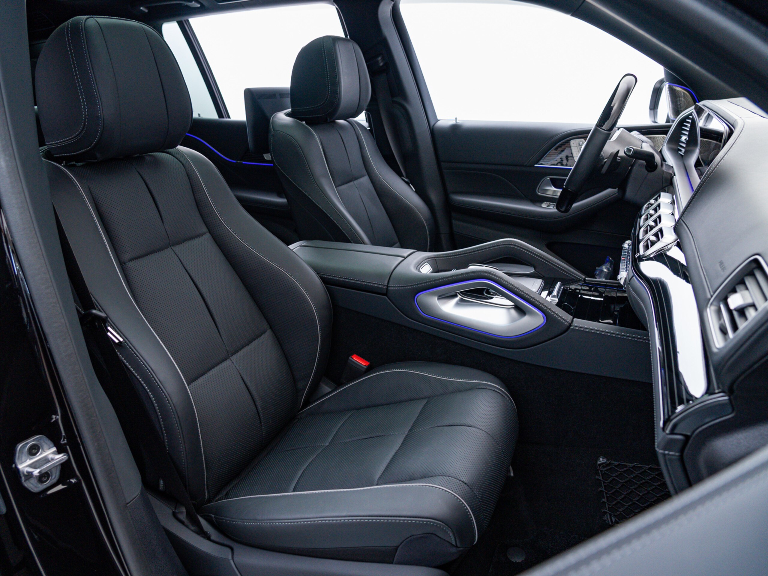 2021 Mercedes Benz Maybach GLS 600 4Matic — Photo 14 / 18