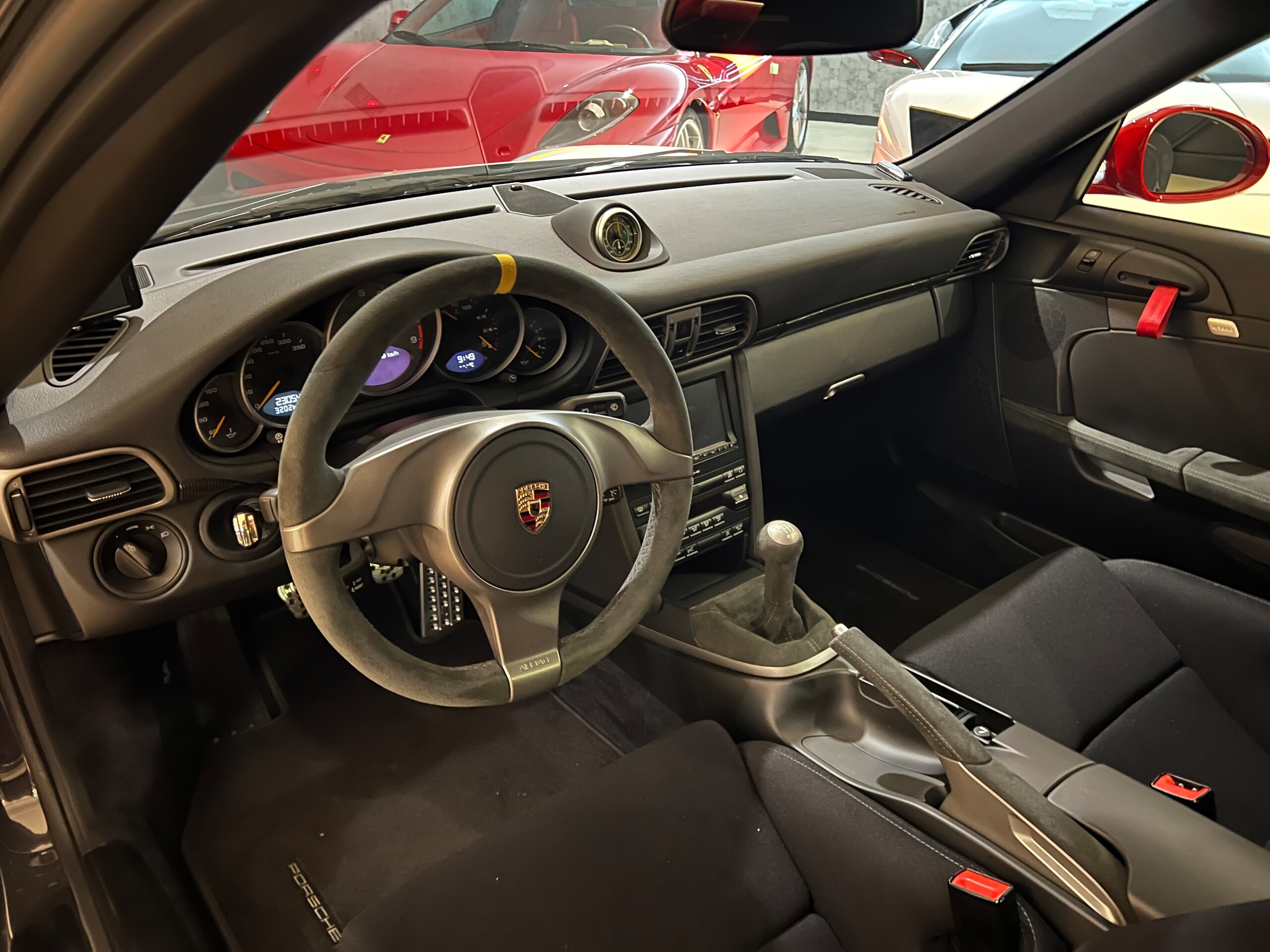 2010 Porsche 911 GT3 RS — Photo 12 / 35