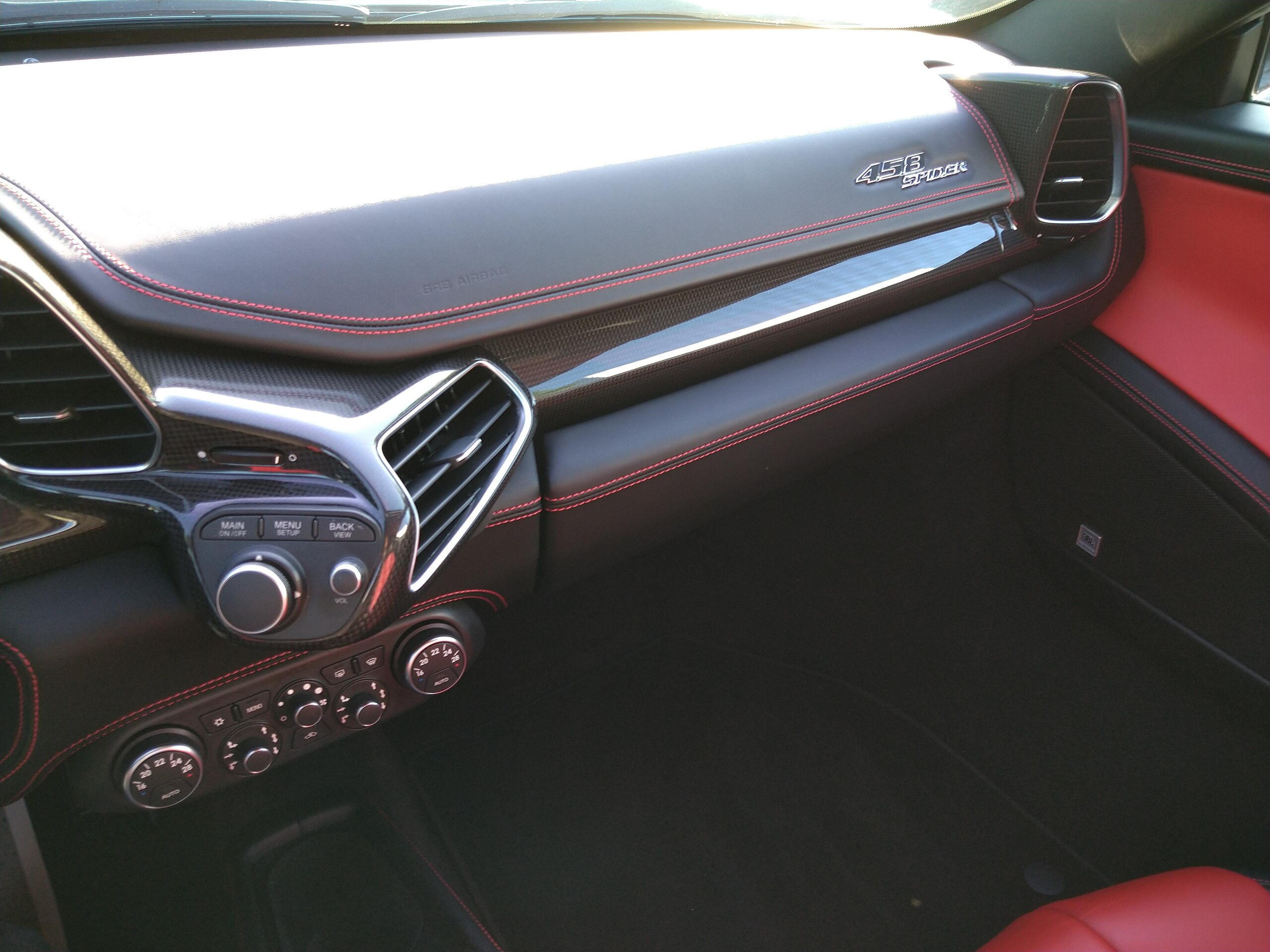 2015 Ferrari 458 Spider — Photo 9 / 26