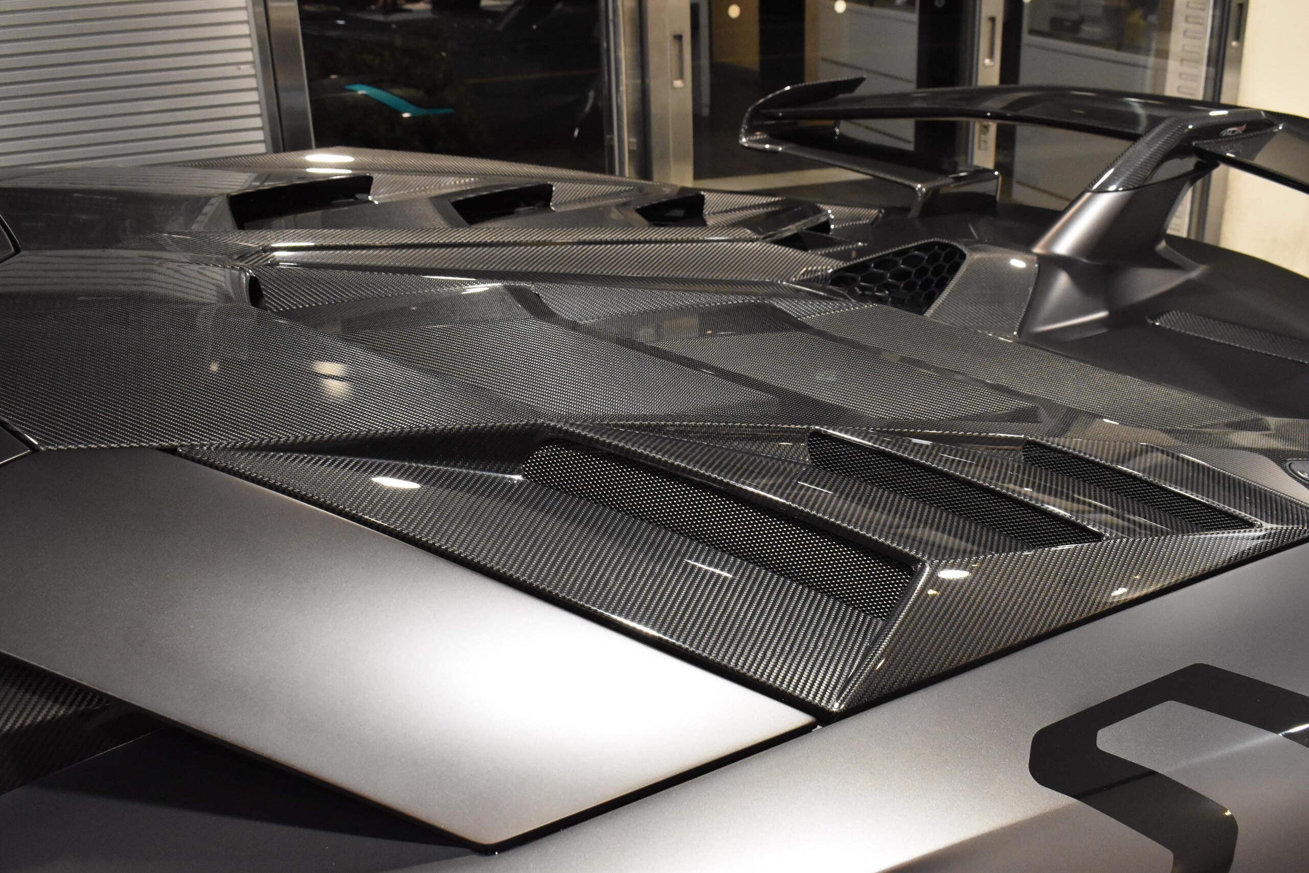2019 Lamborghini Aventador SVJ — Photo 16 / 32