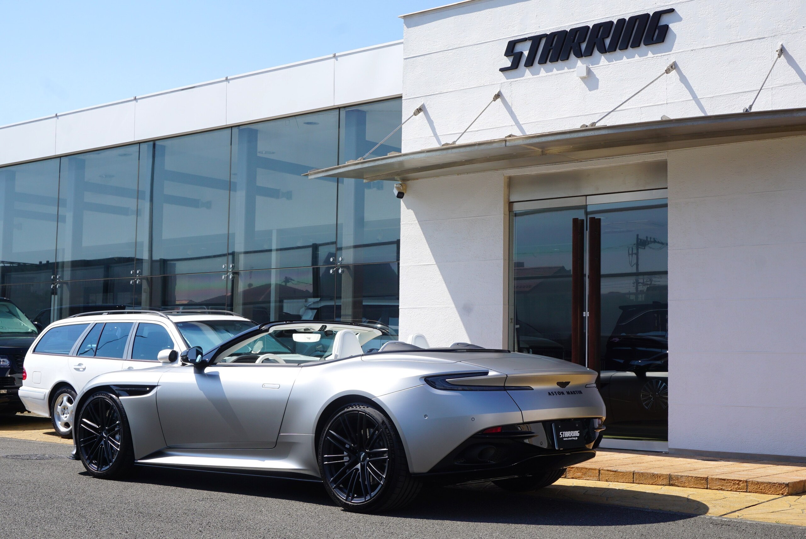 2024 Aston Martin DB12 Volante — Photo 6 / 45