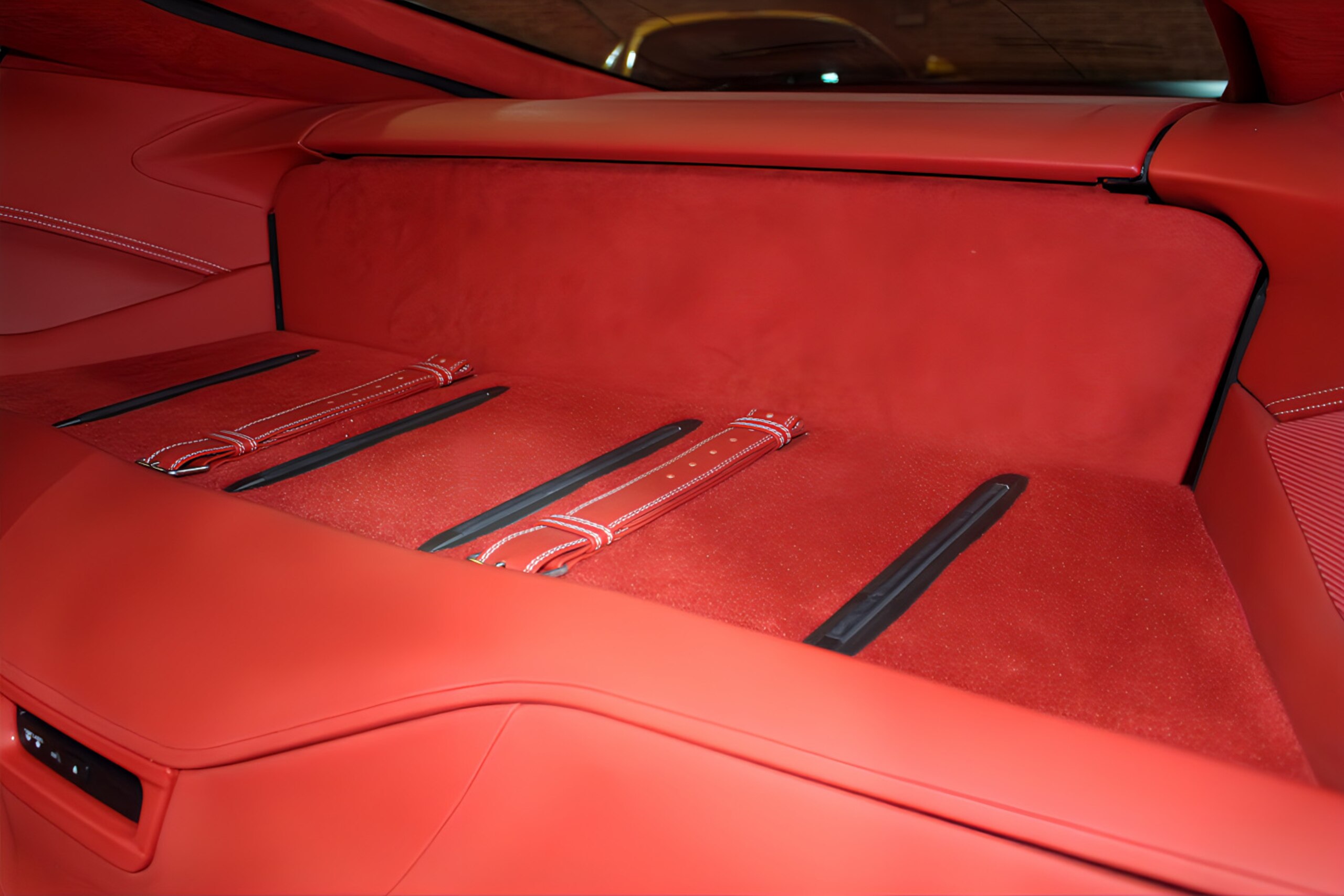 2013 Ferrari F12 Berlinetta — Photo 41 / 48