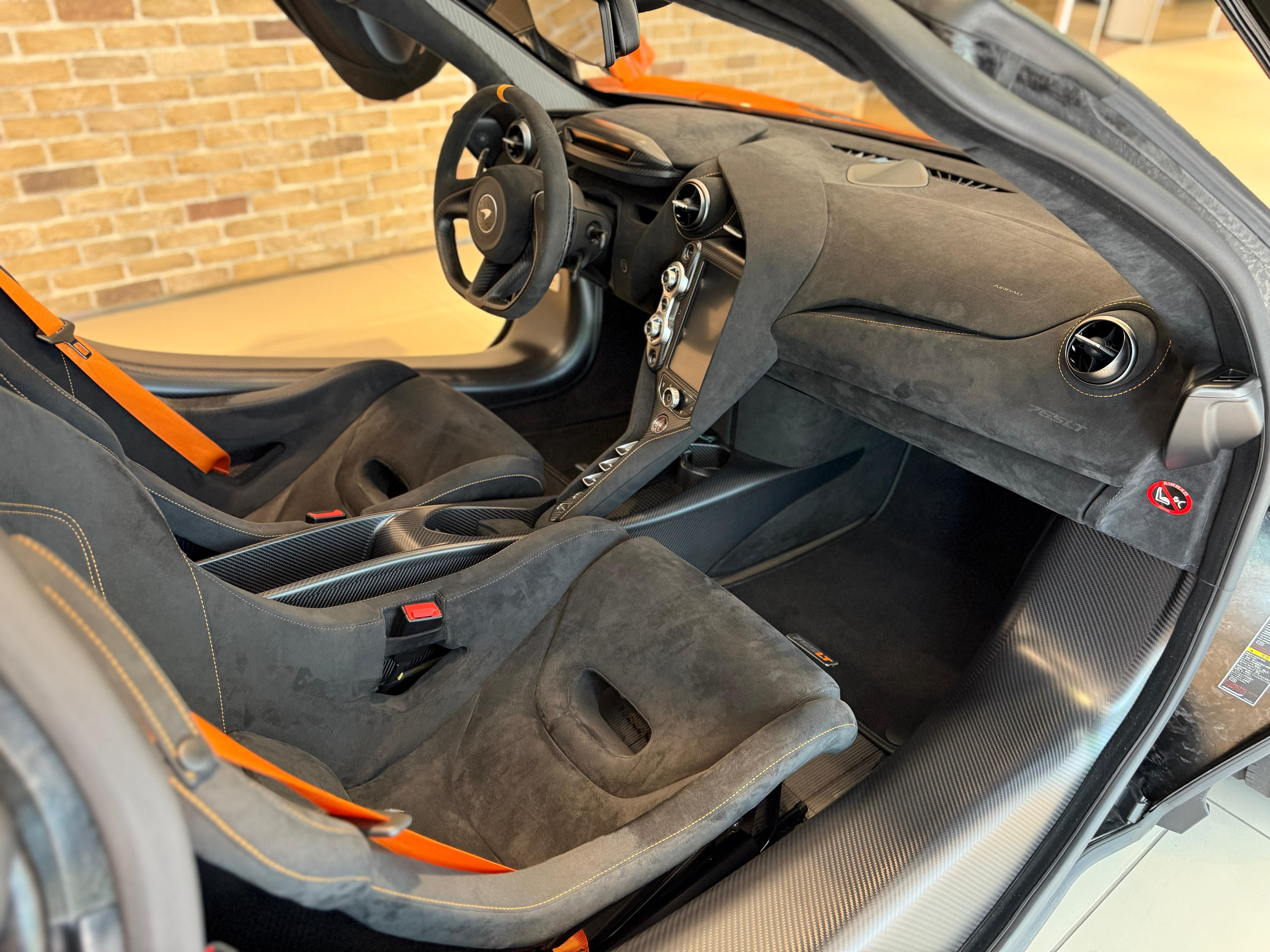 2021 McLaren 765LT — Photo 9 / 12