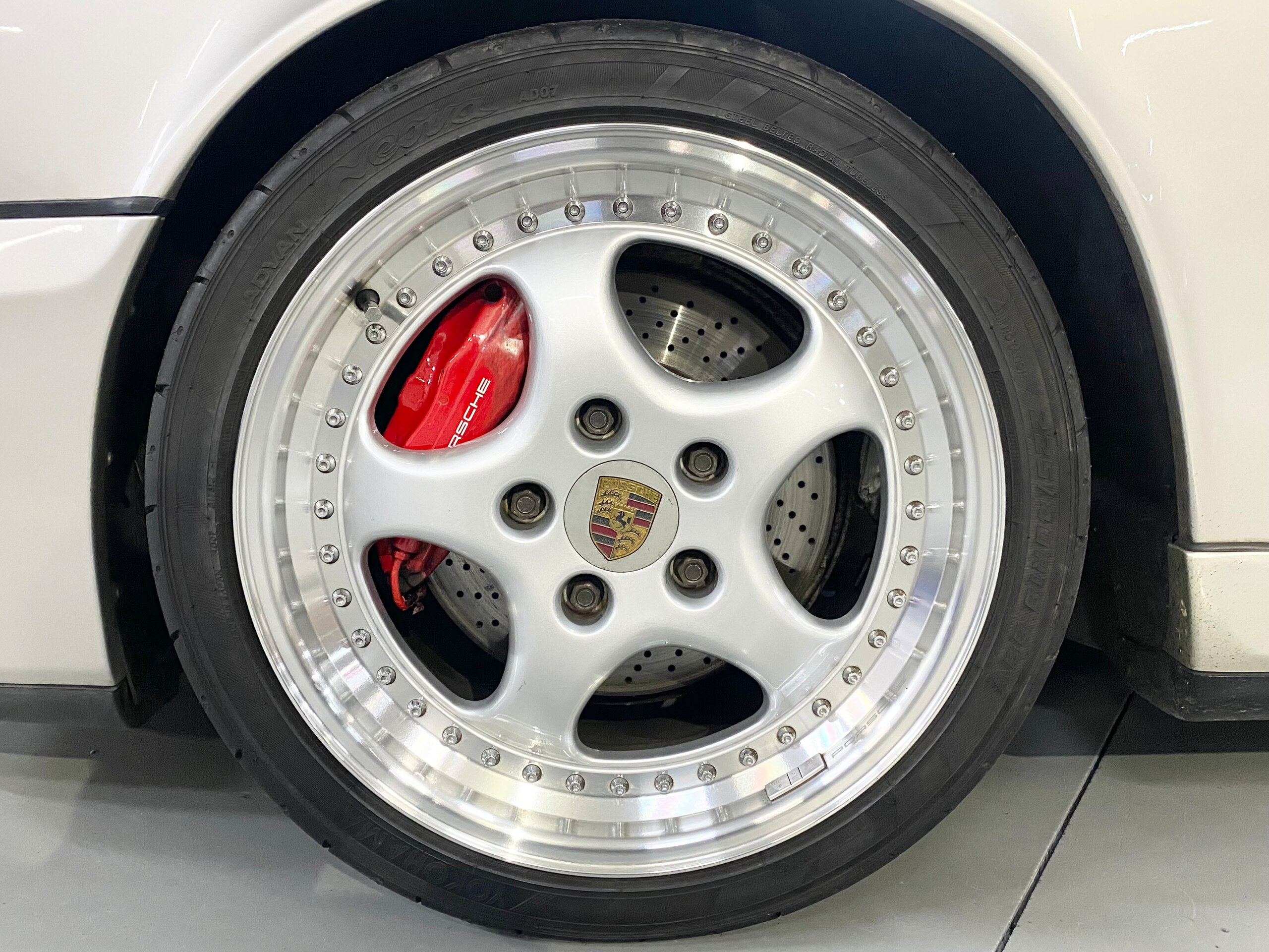1990 Porsche 911 Carrera 2 — Photo 13 / 14