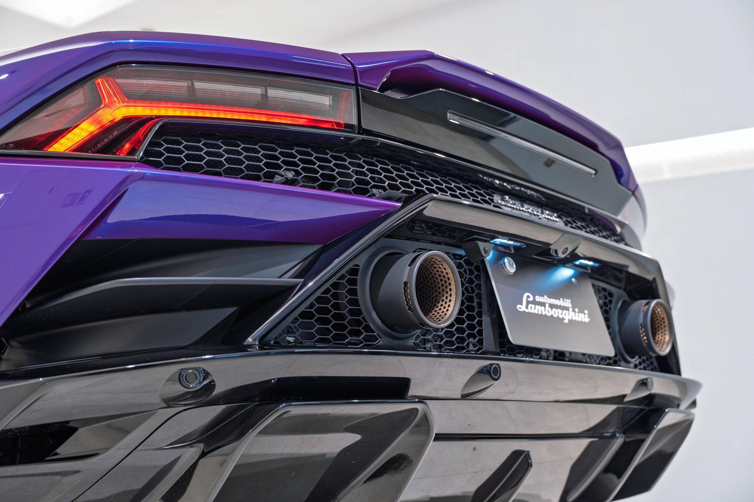 2021 Lamborghini Huracán EVO Spyder — Photo 14 / 33