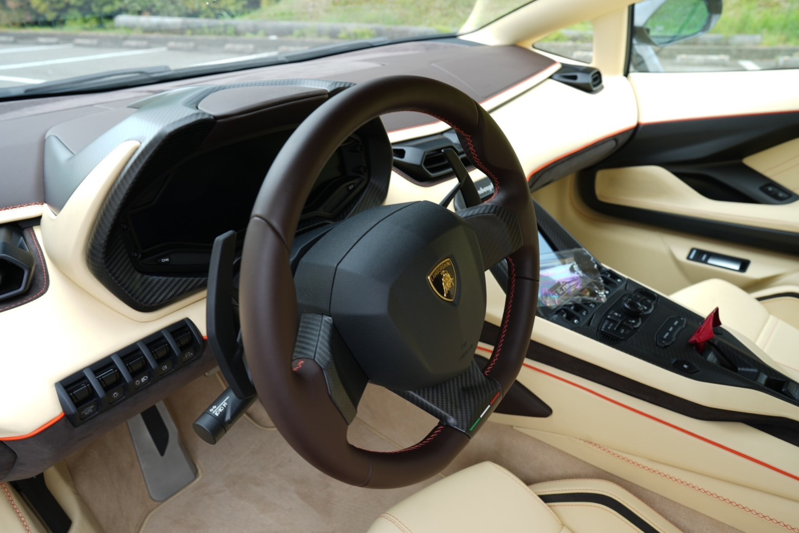 2022 Lamborghini Countach LPI 800-4 — Photo 21 / 28