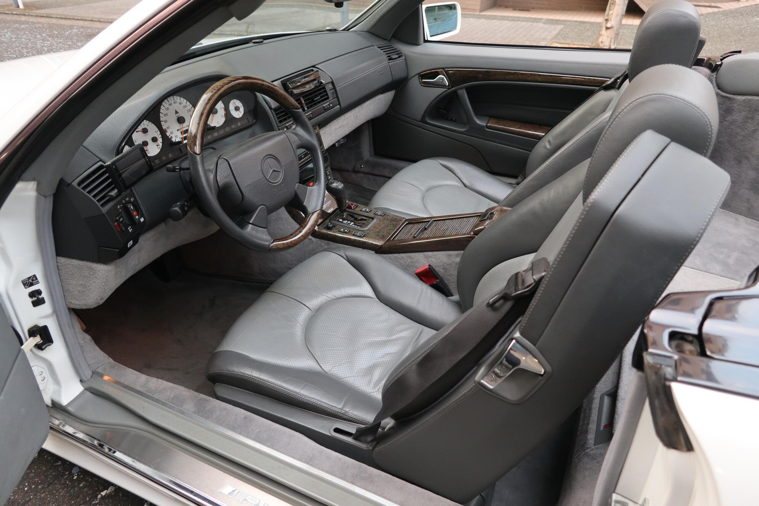 1996 Mercedes Benz SL60 AMG — Photo 9 / 24