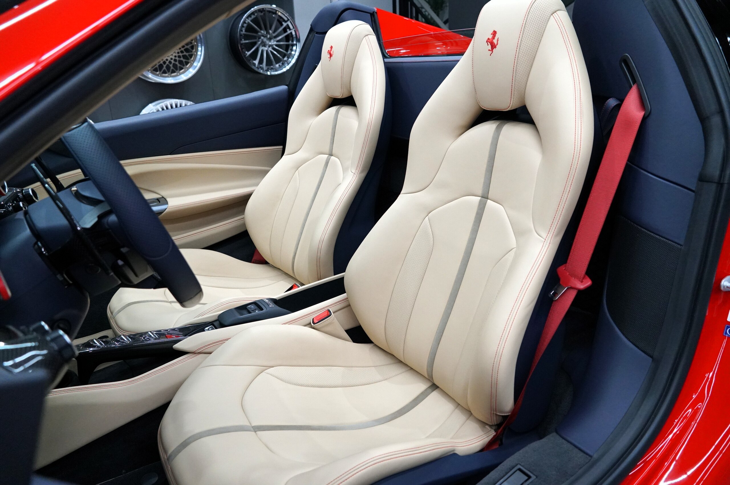2022 Ferrari F8 Spider — Photo 8 / 52