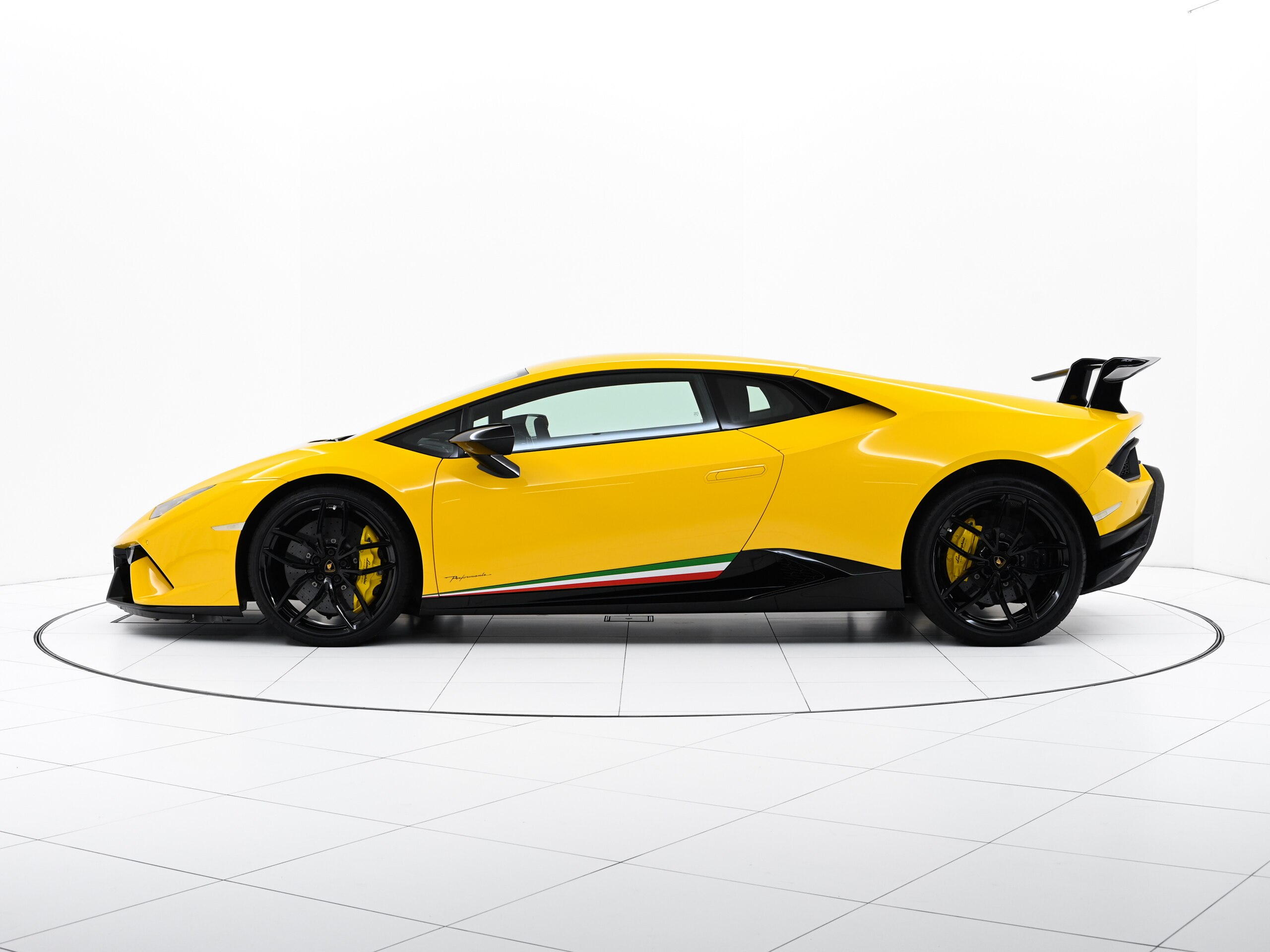 2019 Lamborghini Huracán Performante — Photo 6 / 24