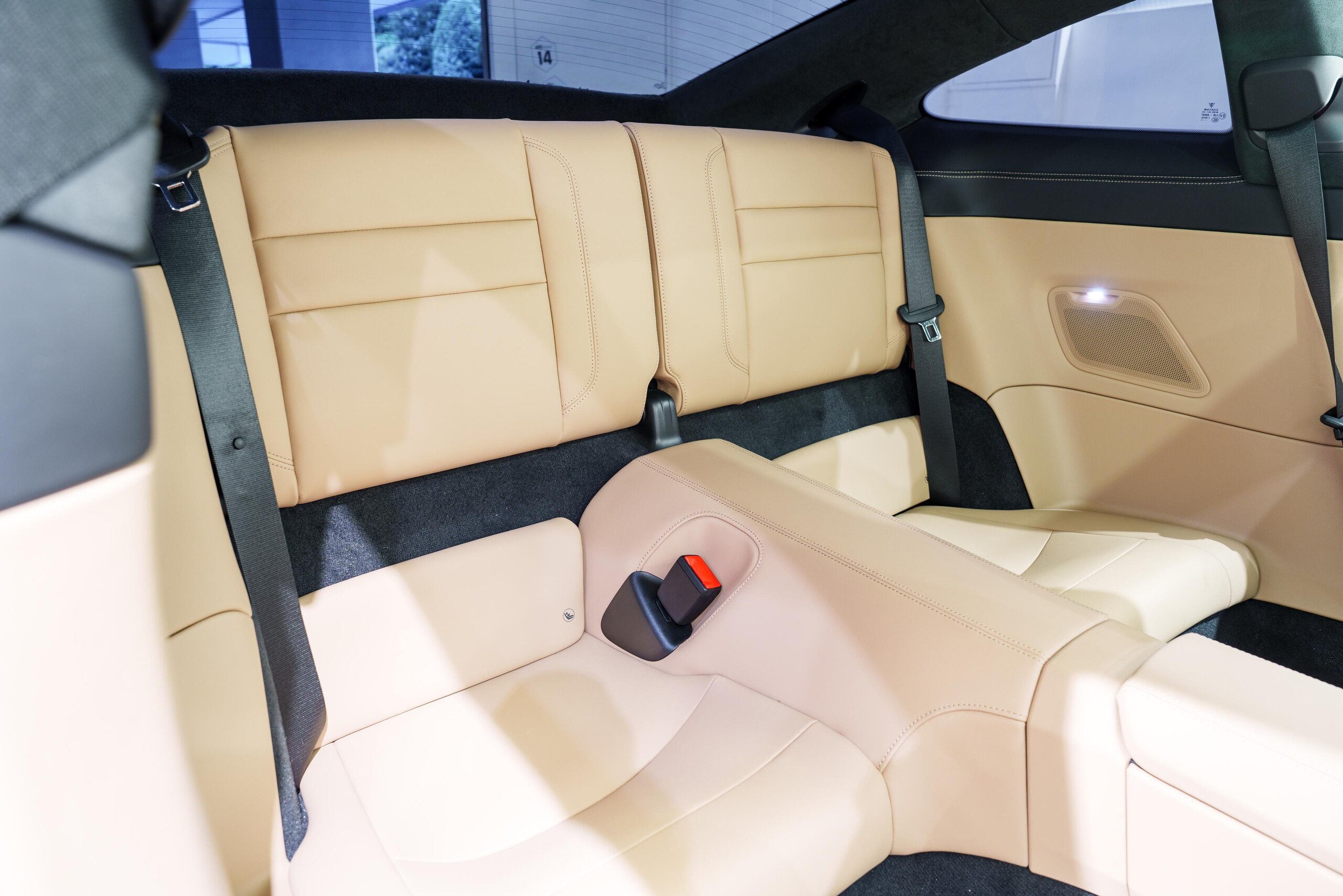 2024 Porsche 911 Carrera 4 GTS — Photo 20 / 23