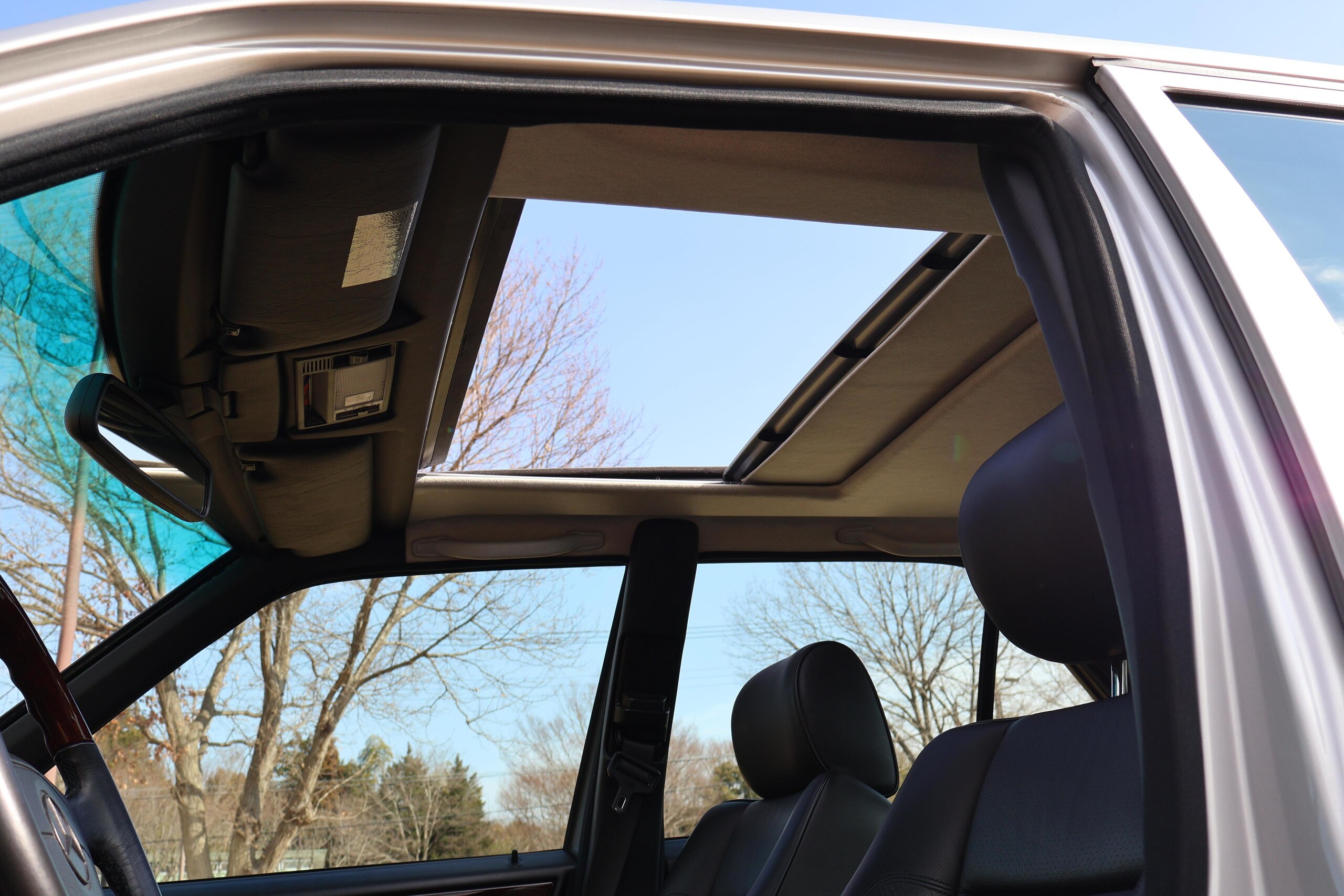 1995 Mercedes Benz E60 AMG — Photo 10 / 20