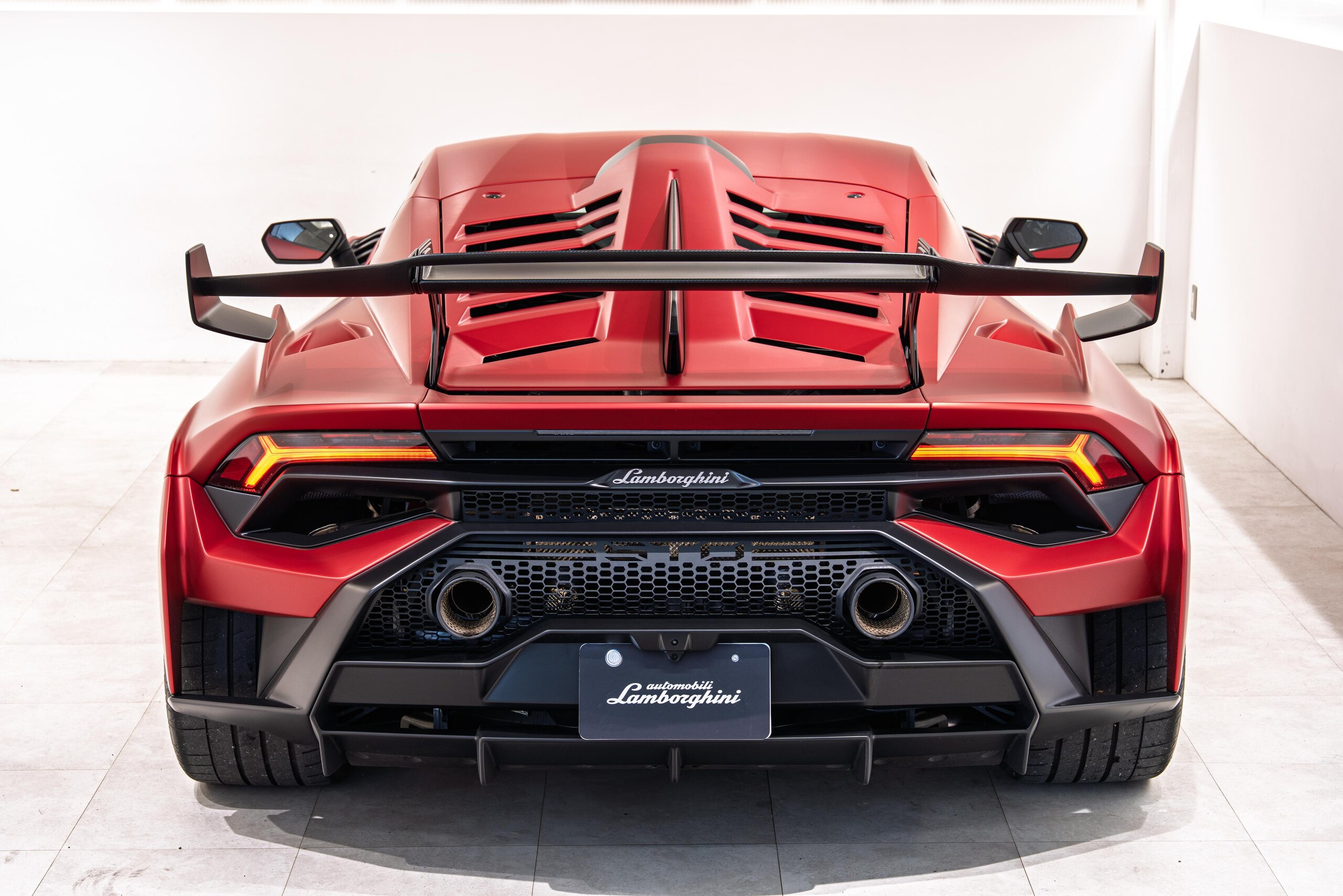 2022 Lamborghini Huracán STO — Photo 6 / 28
