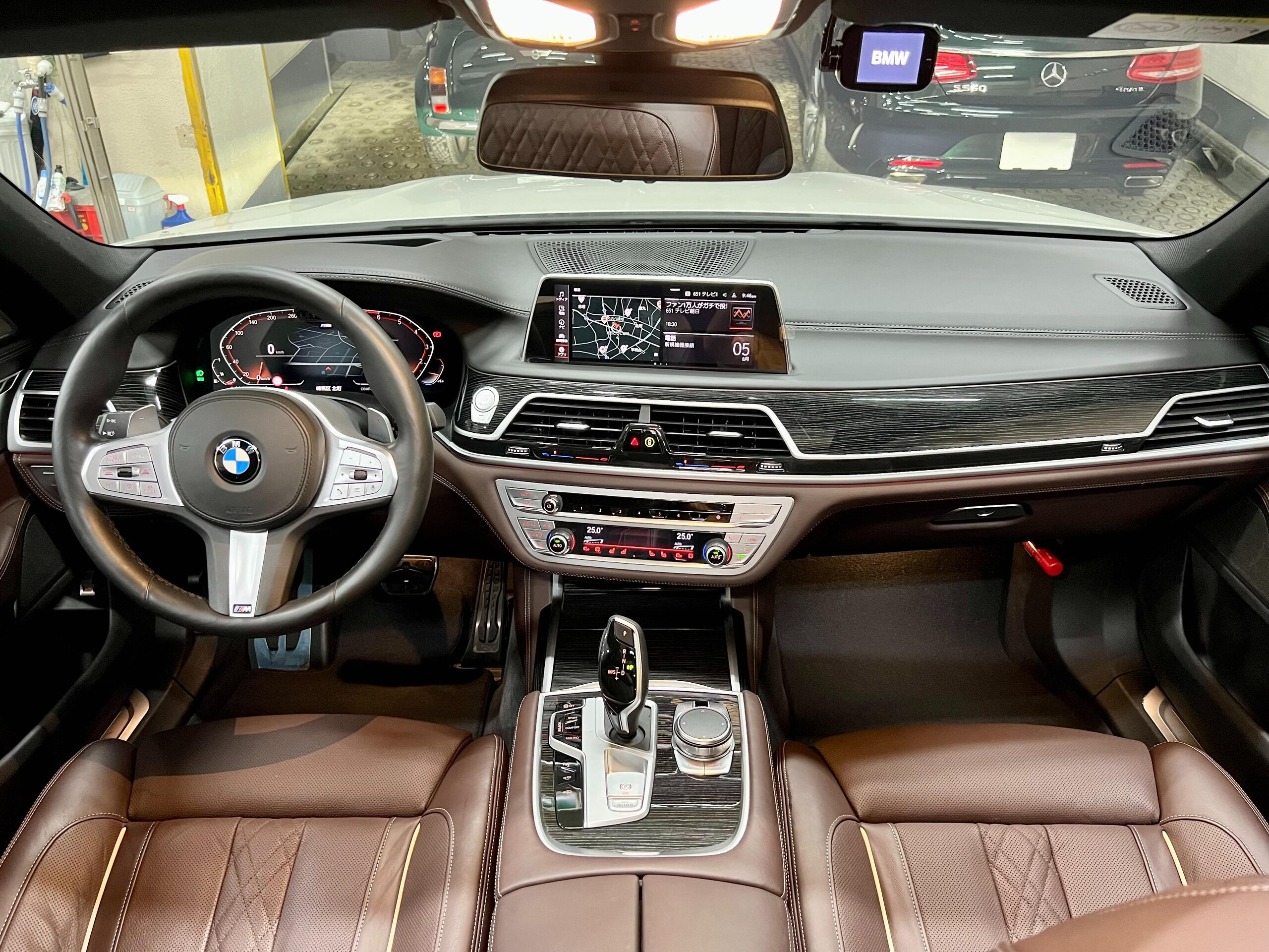 2020 BMW 750i xDrive M Sport — Photo 11 / 19