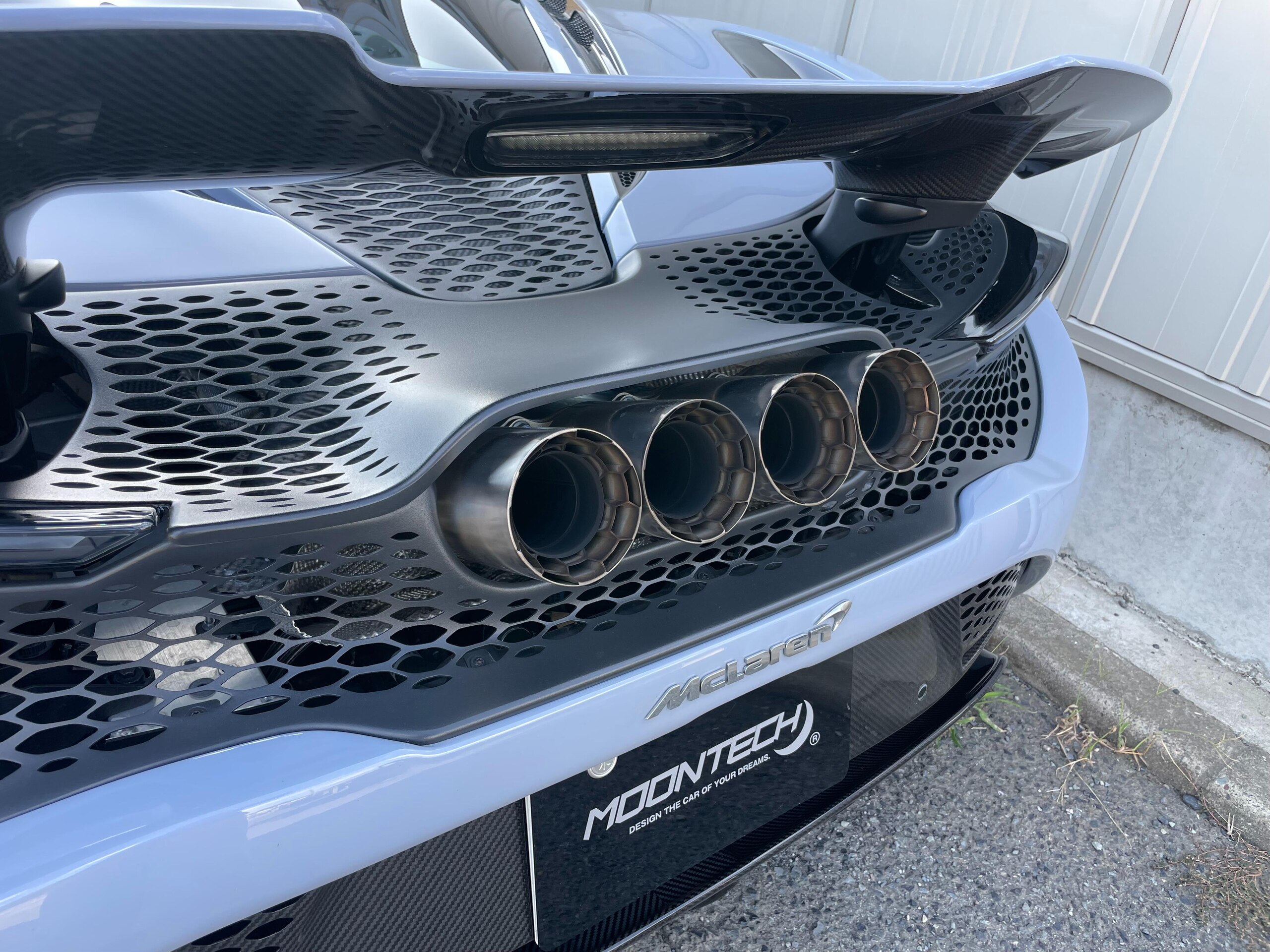 2021 McLaren 765LT — Photo 8 / 18