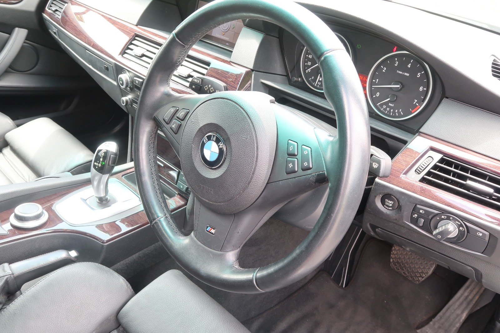 2008 BMW 530i M Sport — Photo 11 / 16