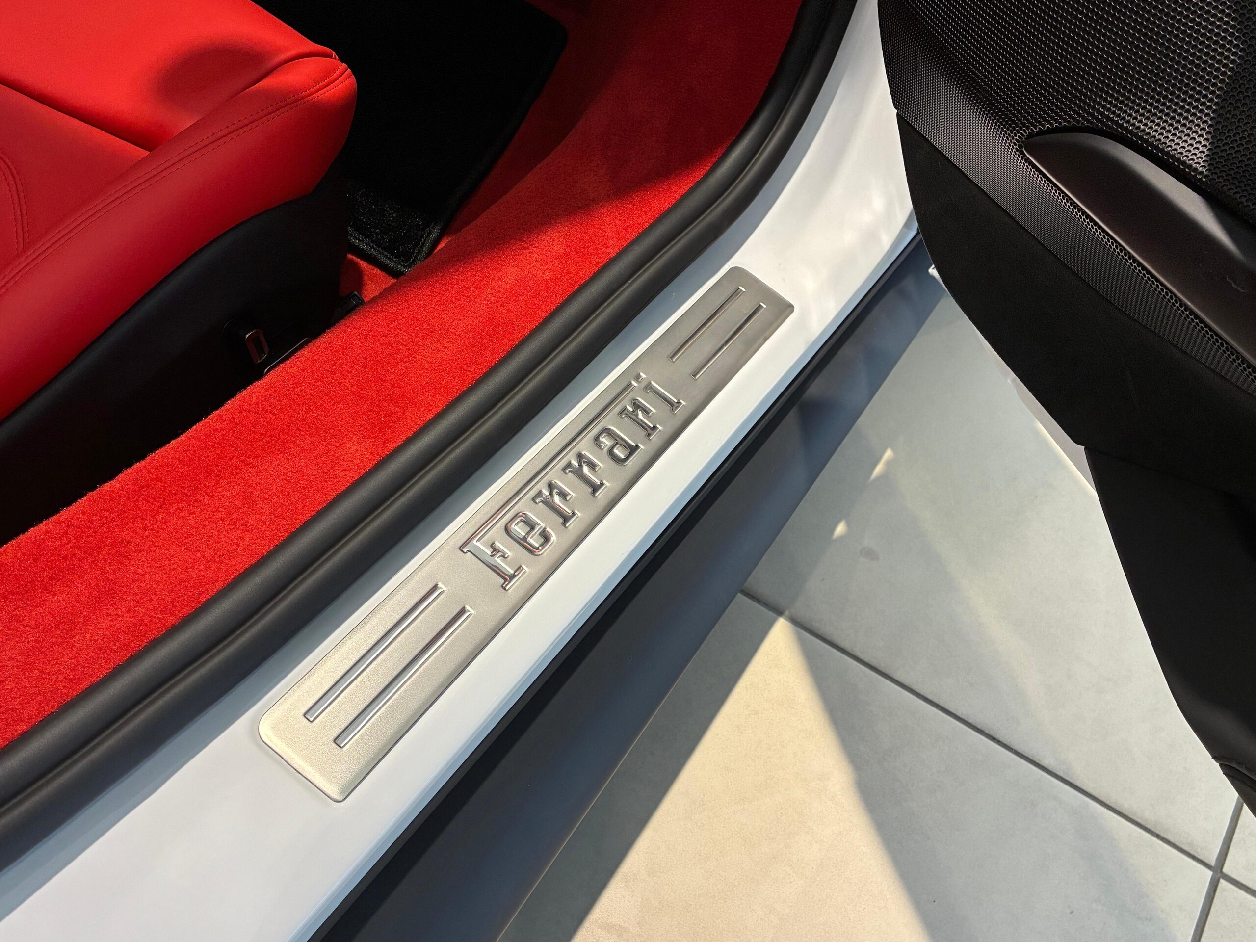2025 Ferrari 296GTS — Photo 53 / 76