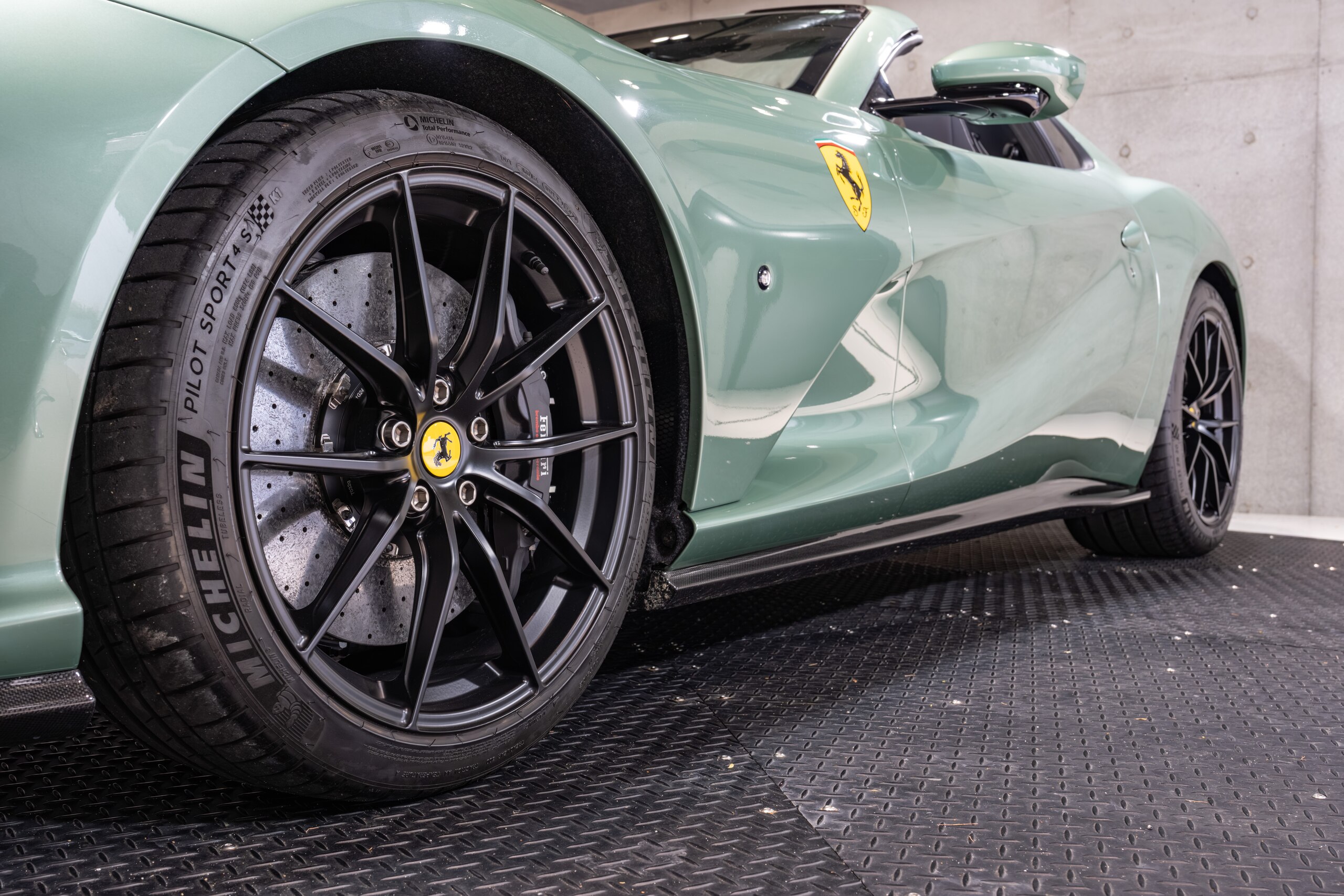 2021 Ferrari 812GTS — Photo 22 / 25