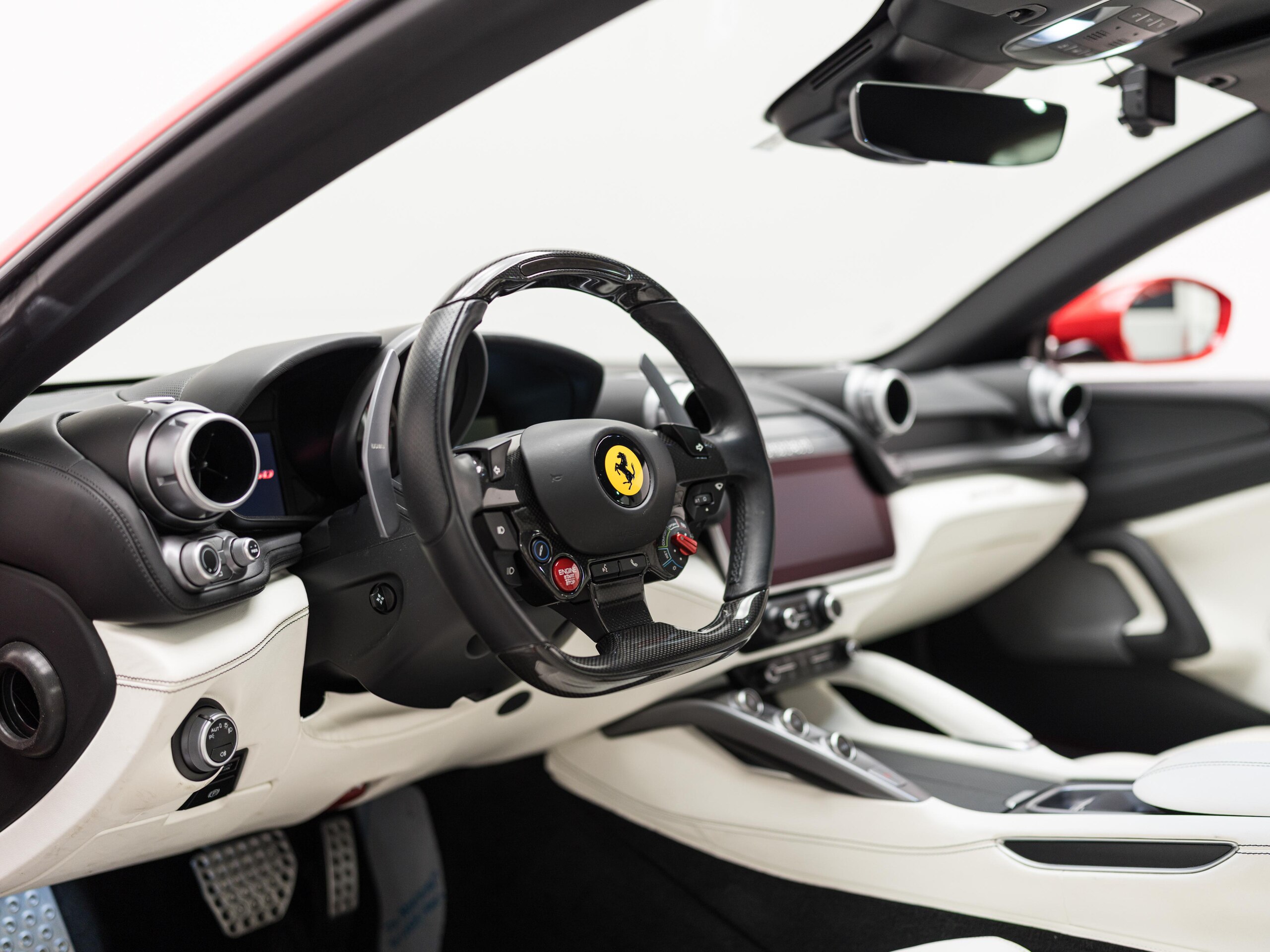 2020 Ferrari GTC4Lusso — Photo 6 / 29