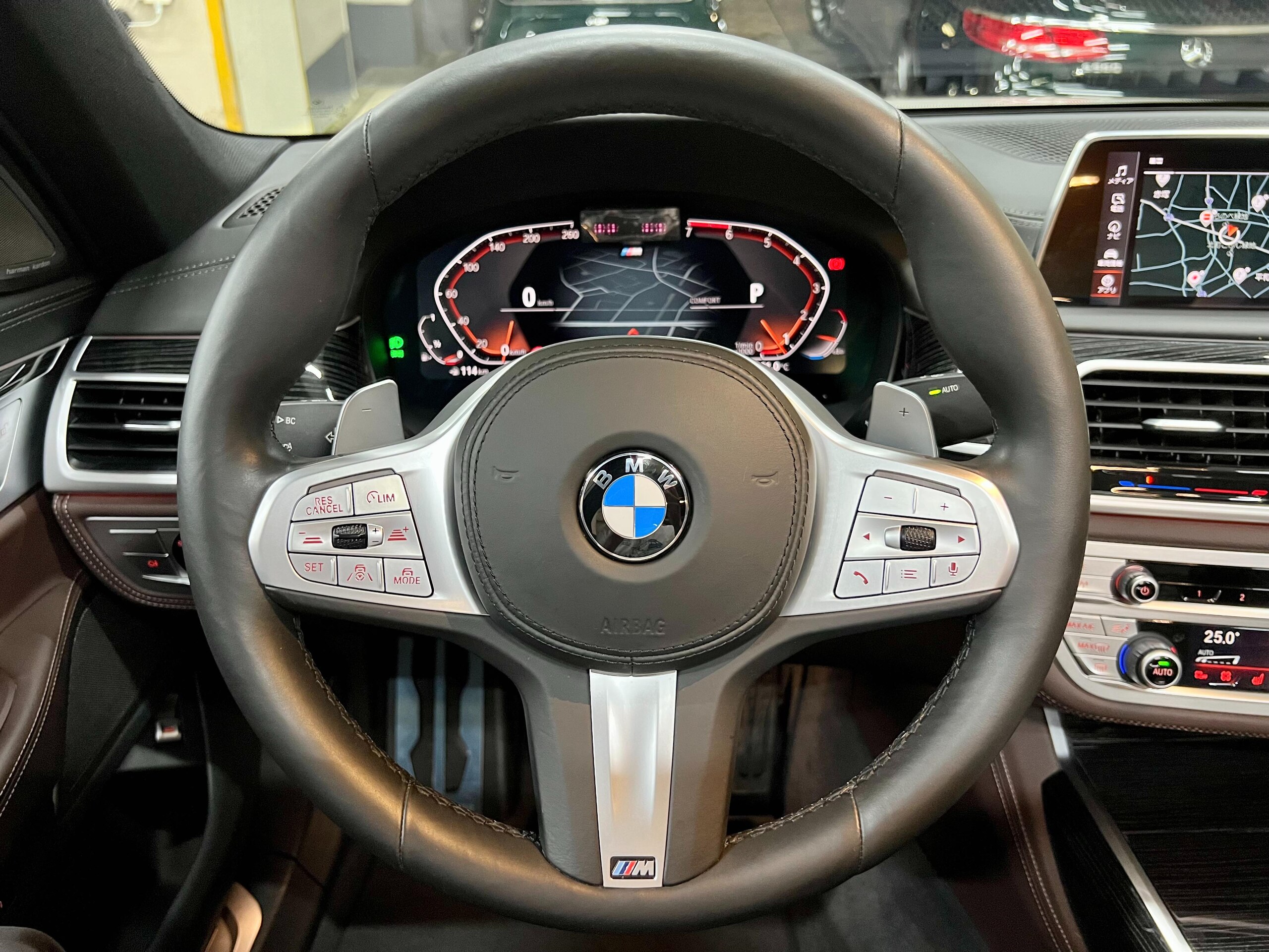 2020 BMW 750i xDrive M Sport — Photo 10 / 19