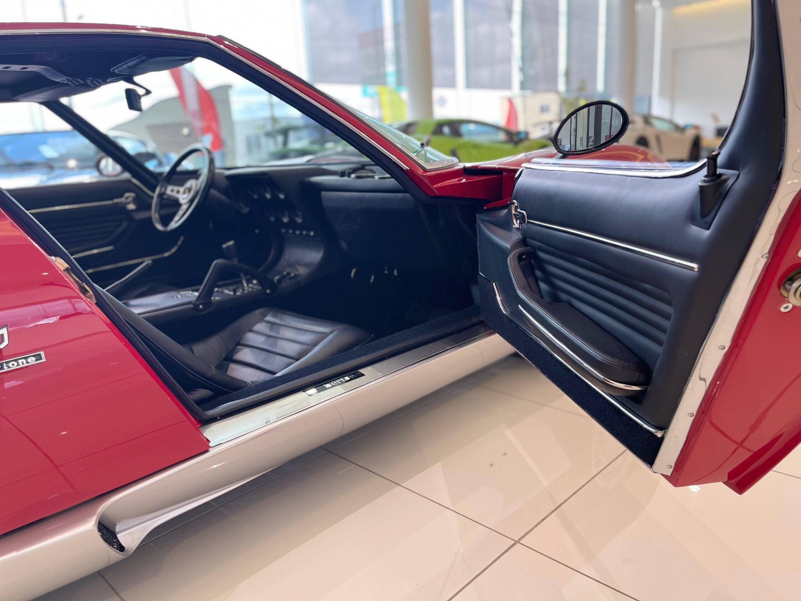 1971 Lamborghini Miura P400S — Photo 15 / 20