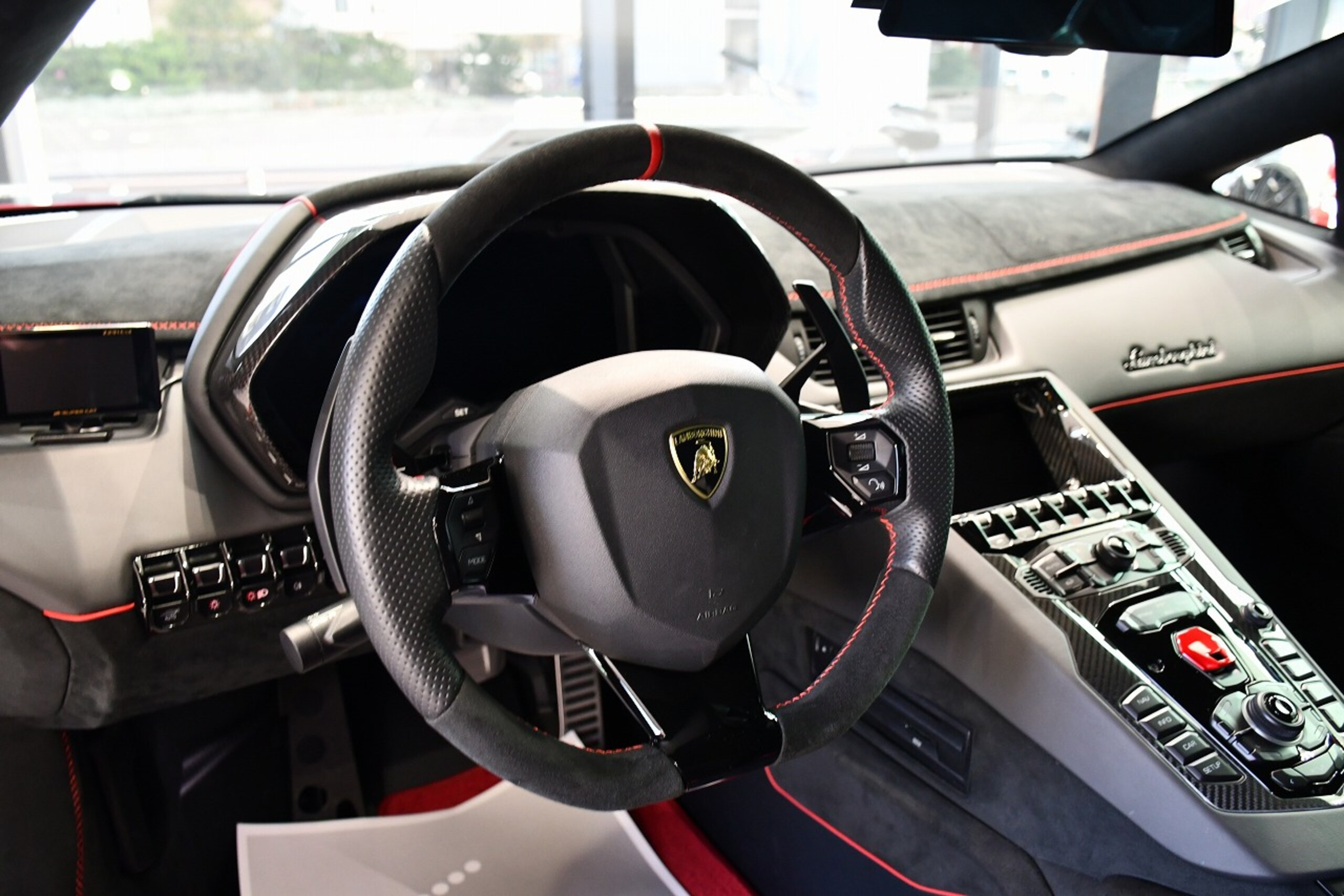 2019 Lamborghini Aventador SVJ — Photo 22 / 46