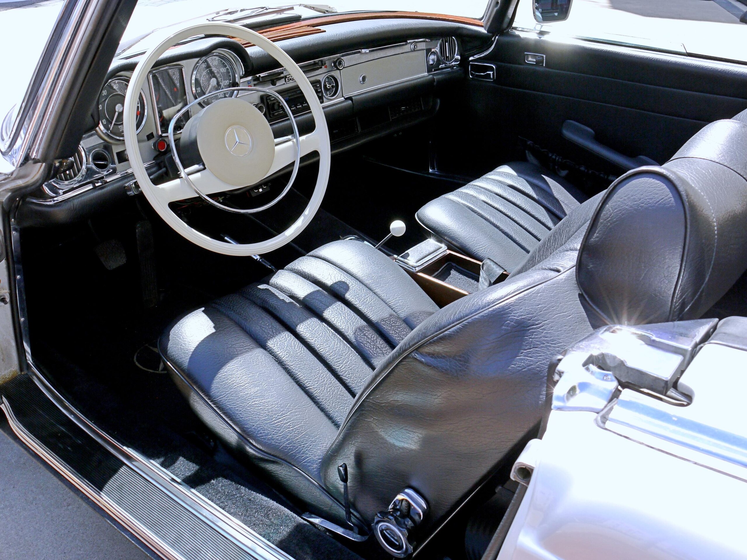 1969 Mercedes Benz 280SL — Photo 6 / 10
