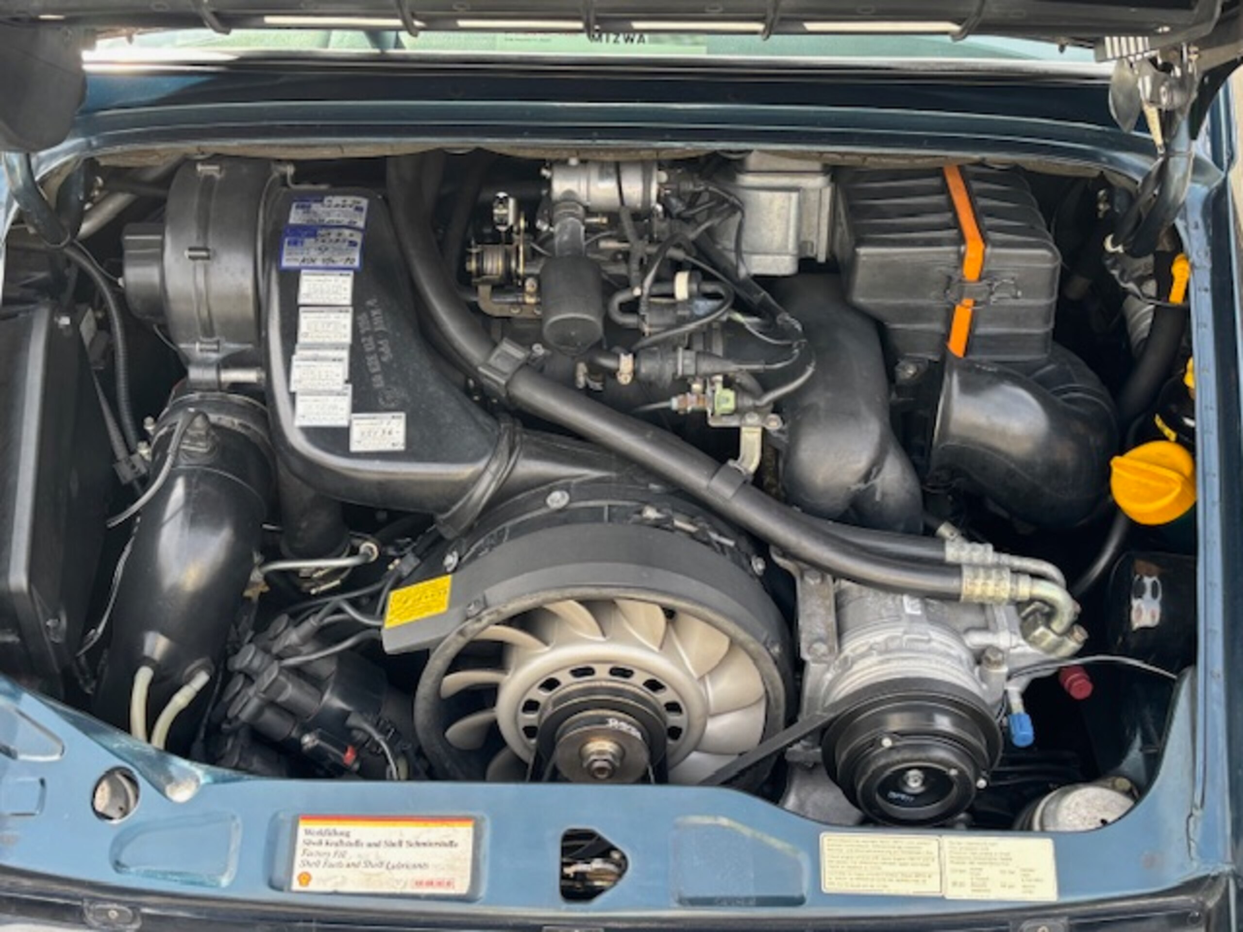 1992 Porsche 911 Carrera 2 — Photo 16 / 17