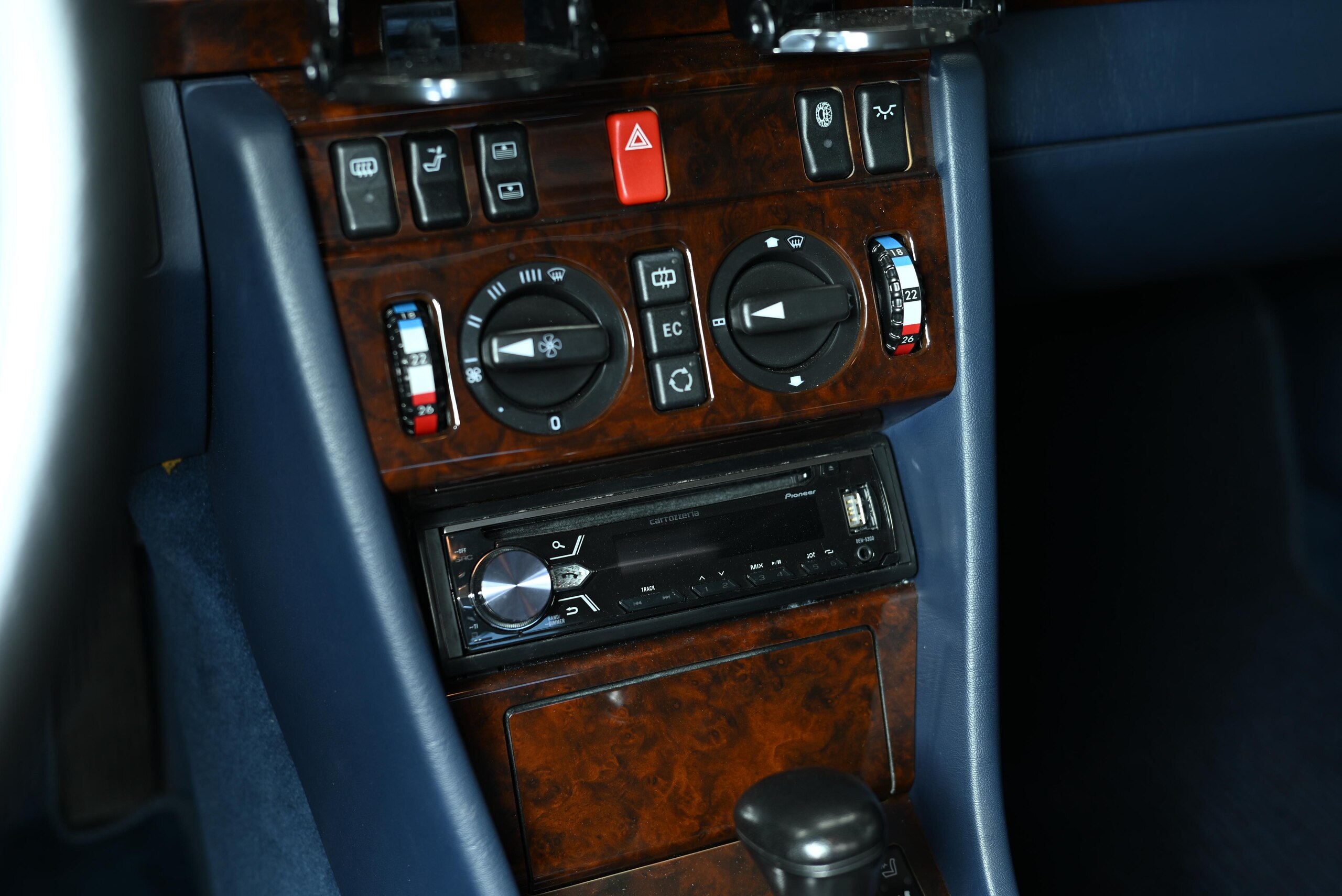 1994 Mercedes Benz E500 — Photo 8 / 74