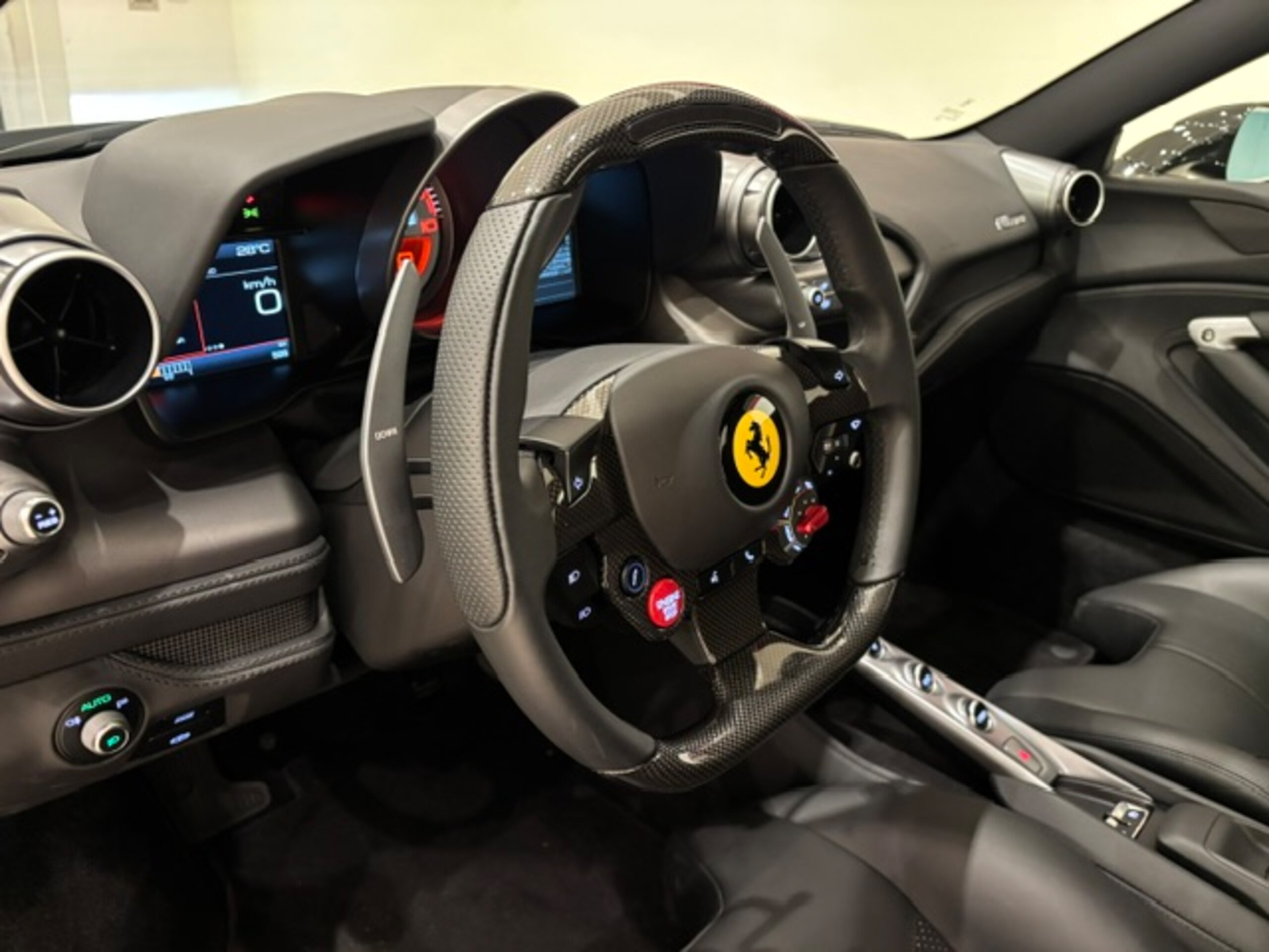 2022 Ferrari F8 Spider — Photo 15 / 26