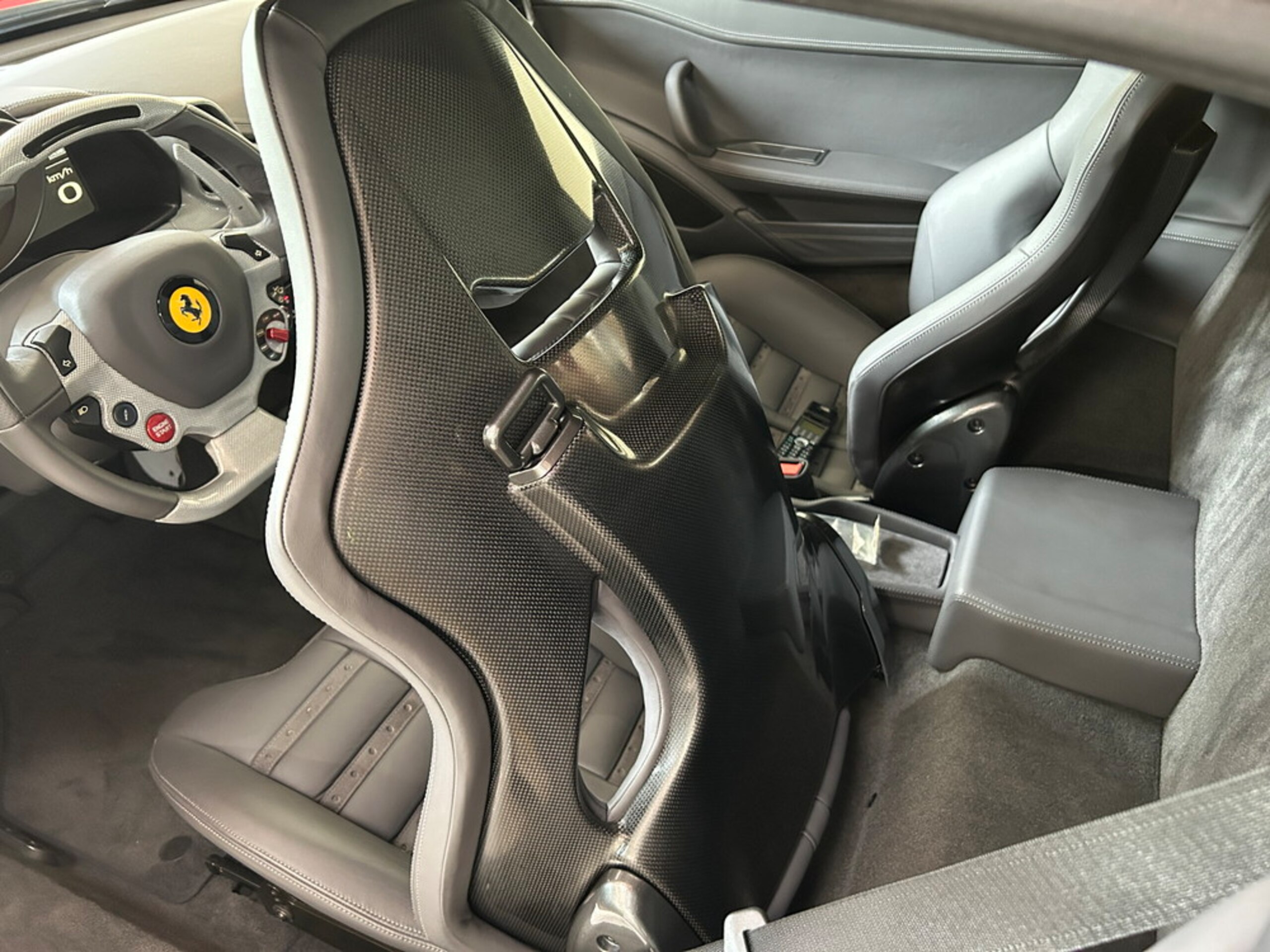2013 Ferrari 458 Italia F1 DCT — Photo 6 / 16
