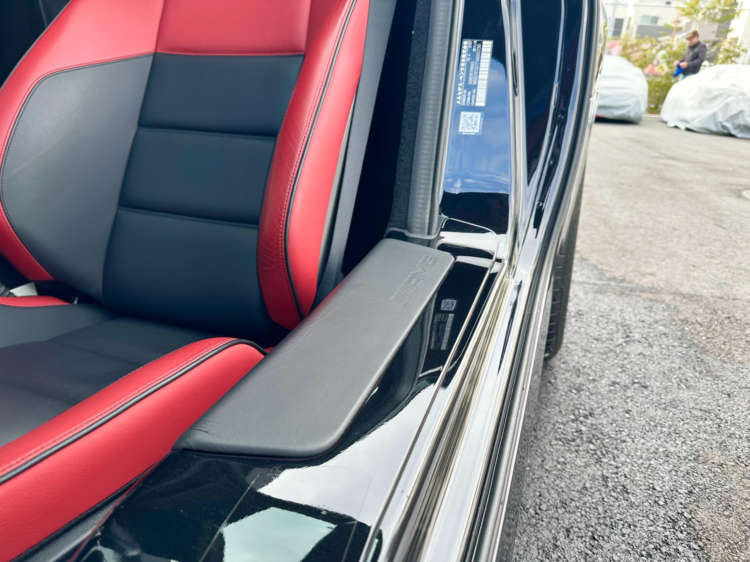 2010 Mercedes Benz SLS AMG — Photo 17 / 25