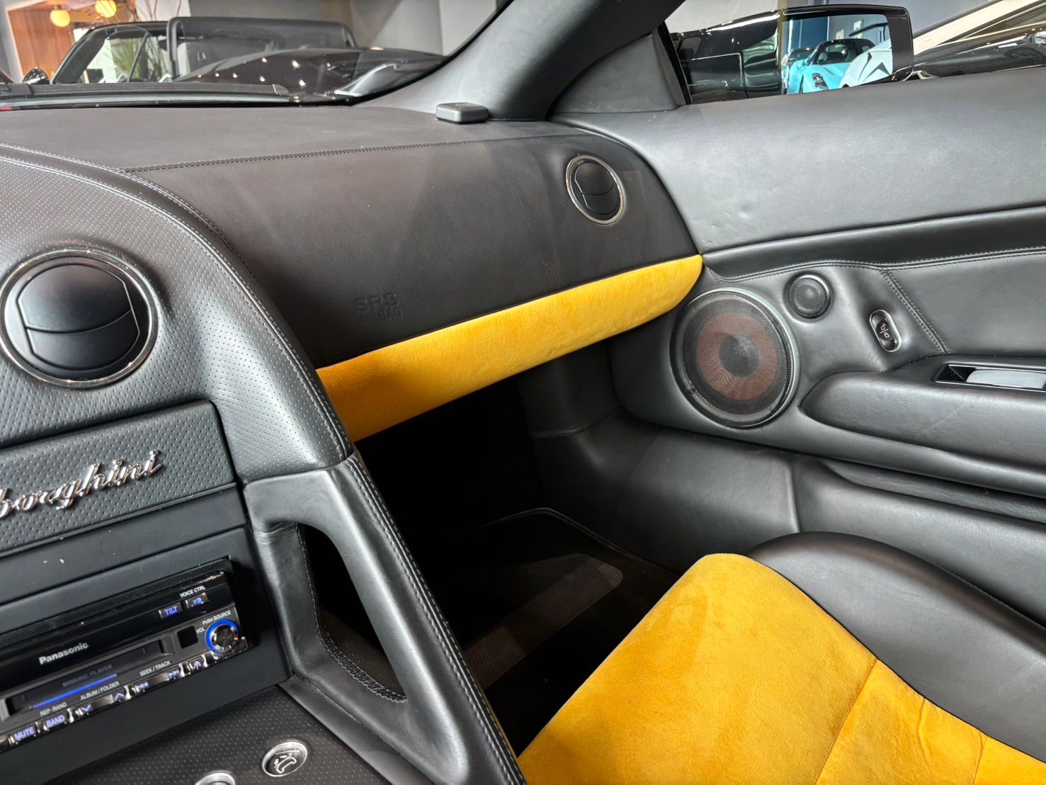 2005 Lamborghini Murcielago Roadster — Photo 9 / 13