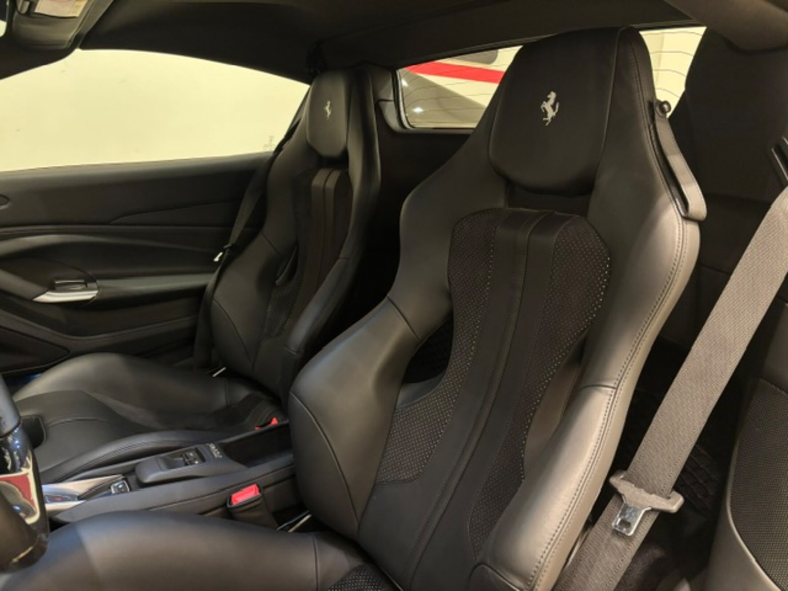 2022 Ferrari F8 Spider — Photo 7 / 26