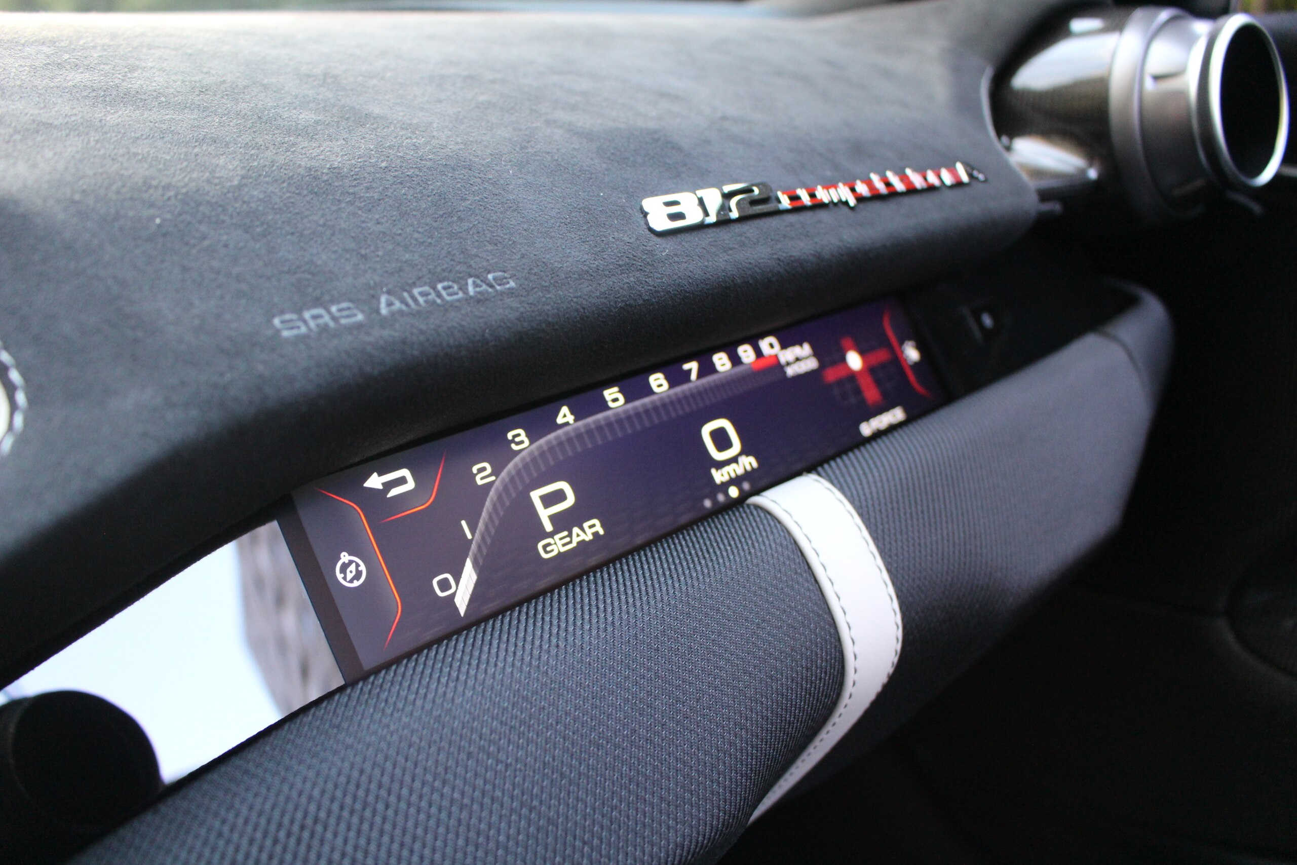 2024 Ferrari 812 Competizione A — Photo 17 / 18