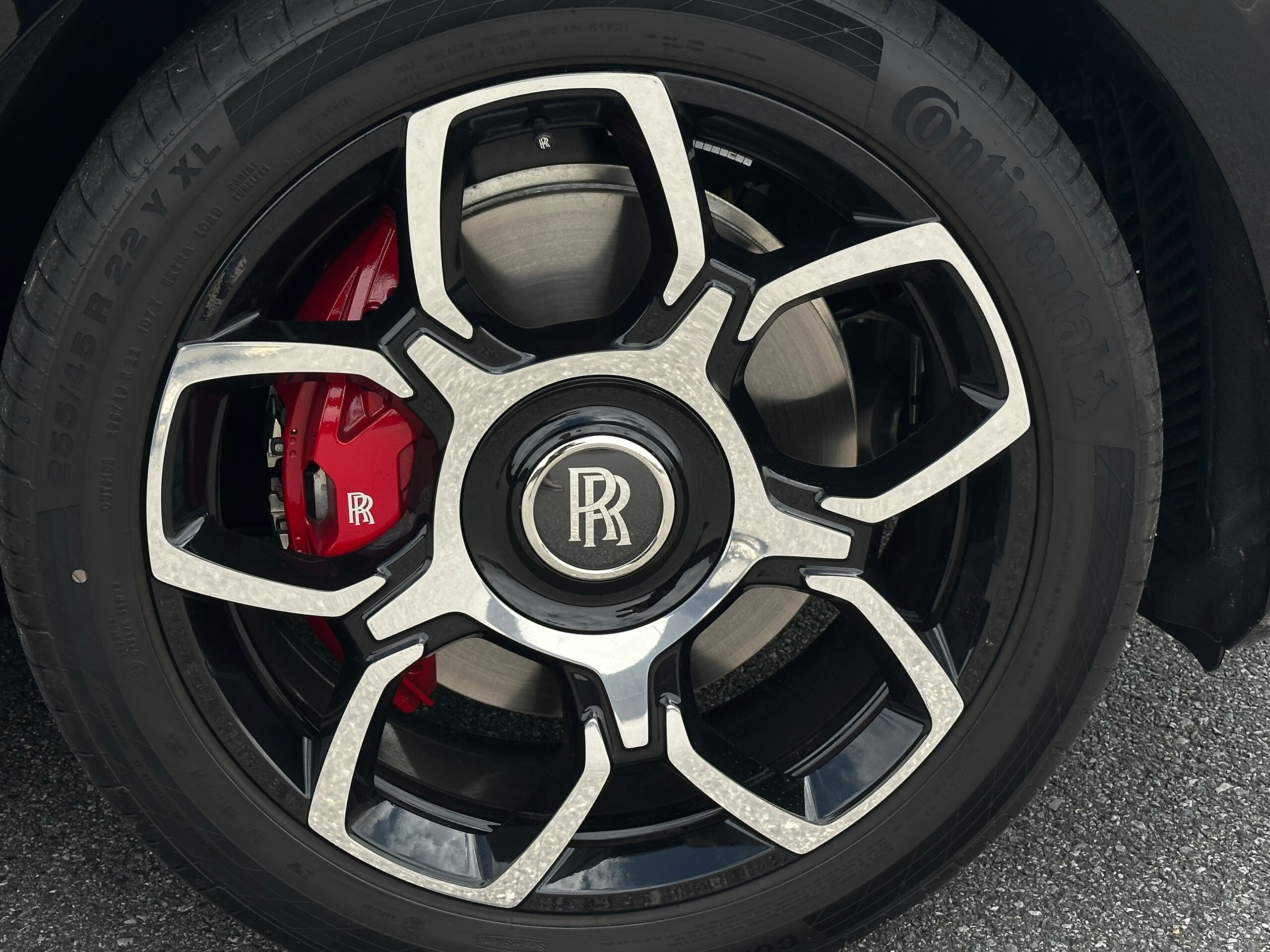 2025 Rolls-Royce Cullinan — Photo 19 / 22