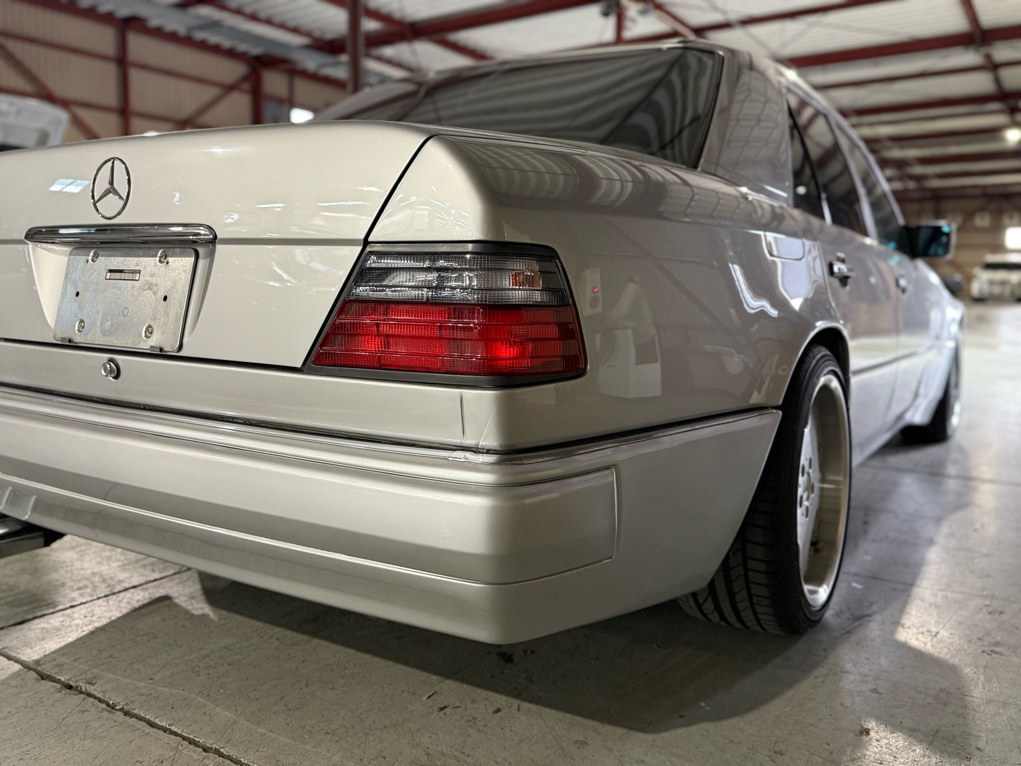1992 Mercedes Benz 500E — Photo 6 / 17