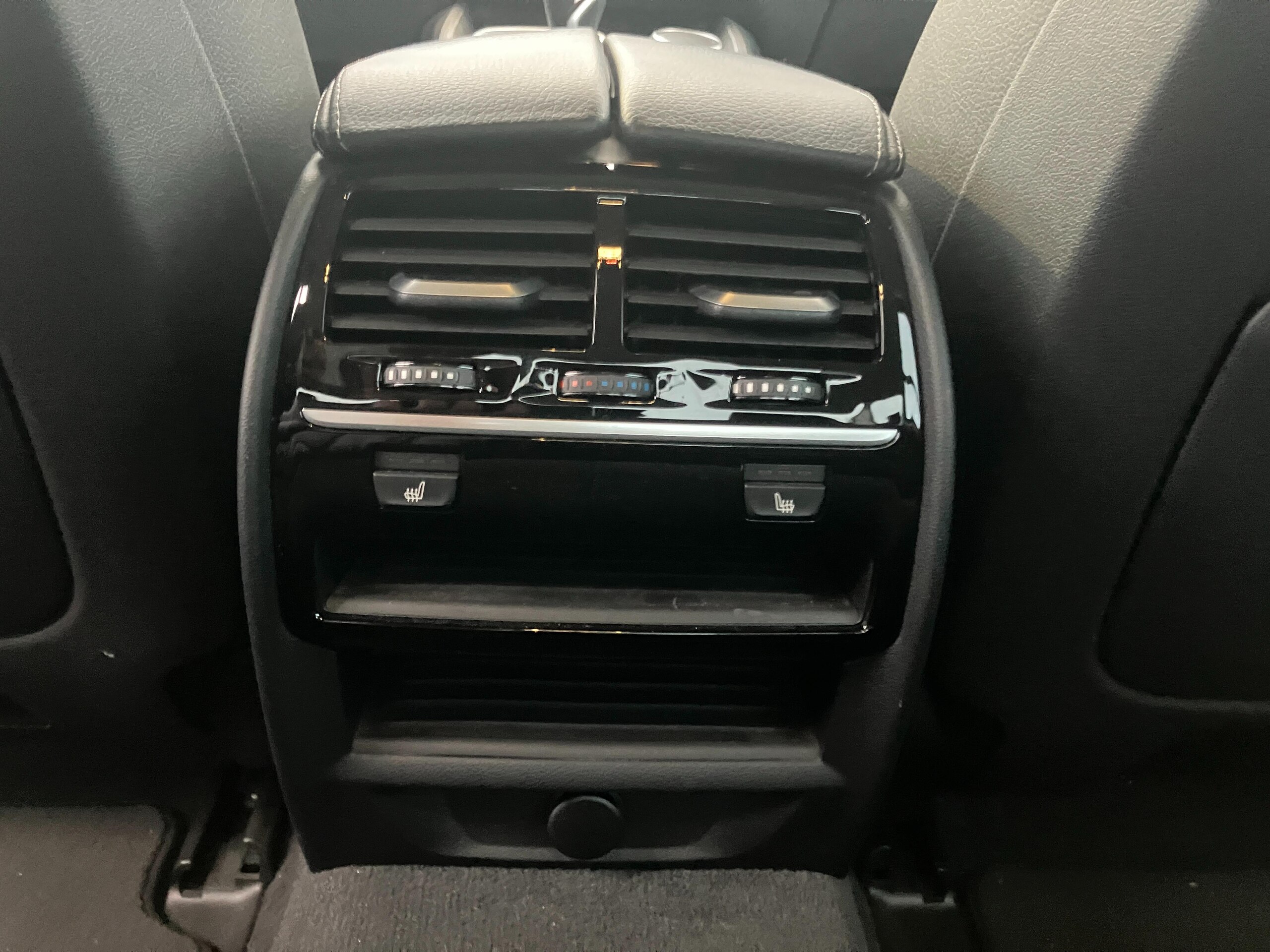 2017 BMW 530i Luxury — Photo 18 / 21