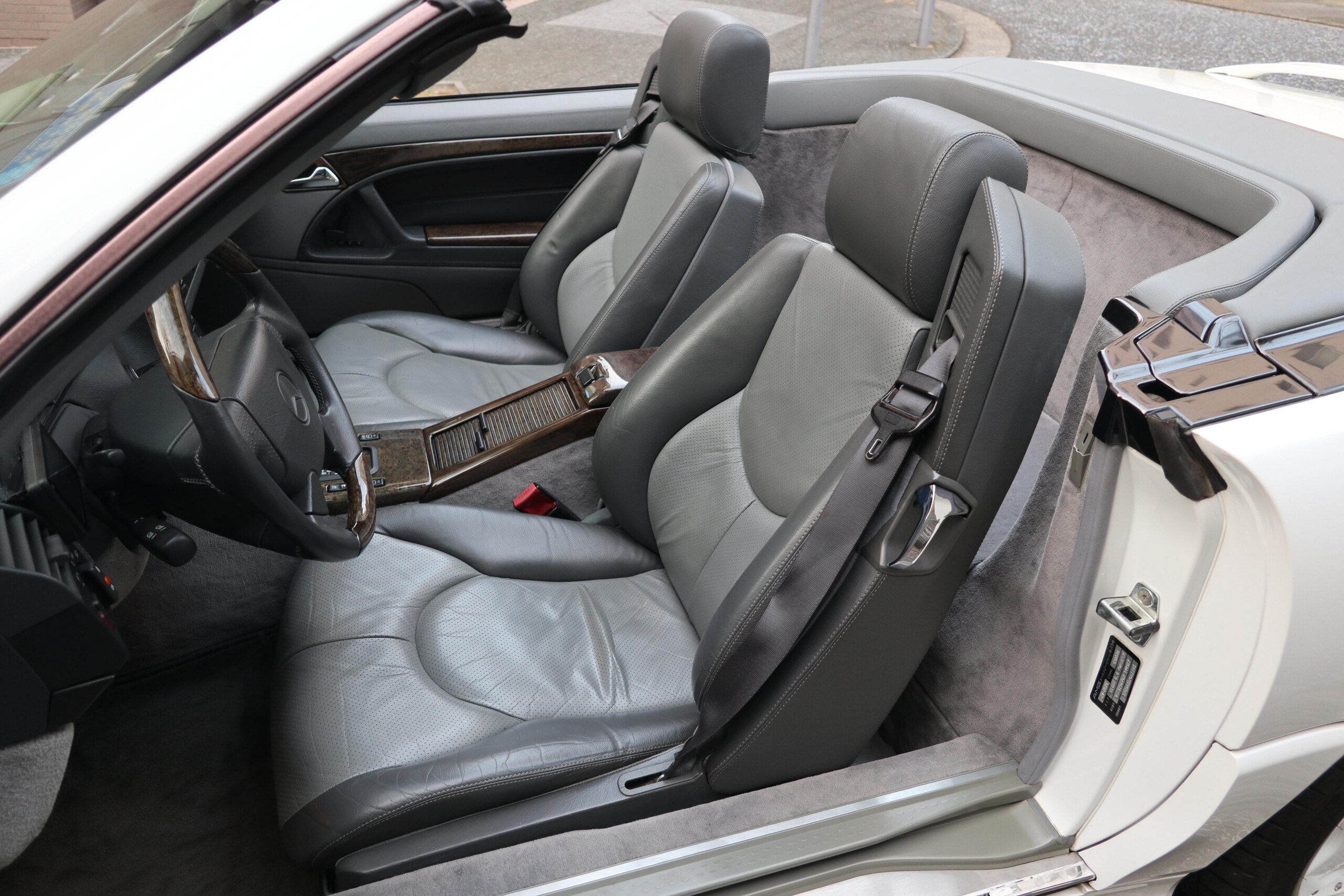 1996 Mercedes Benz SL60 AMG — Photo 10 / 24