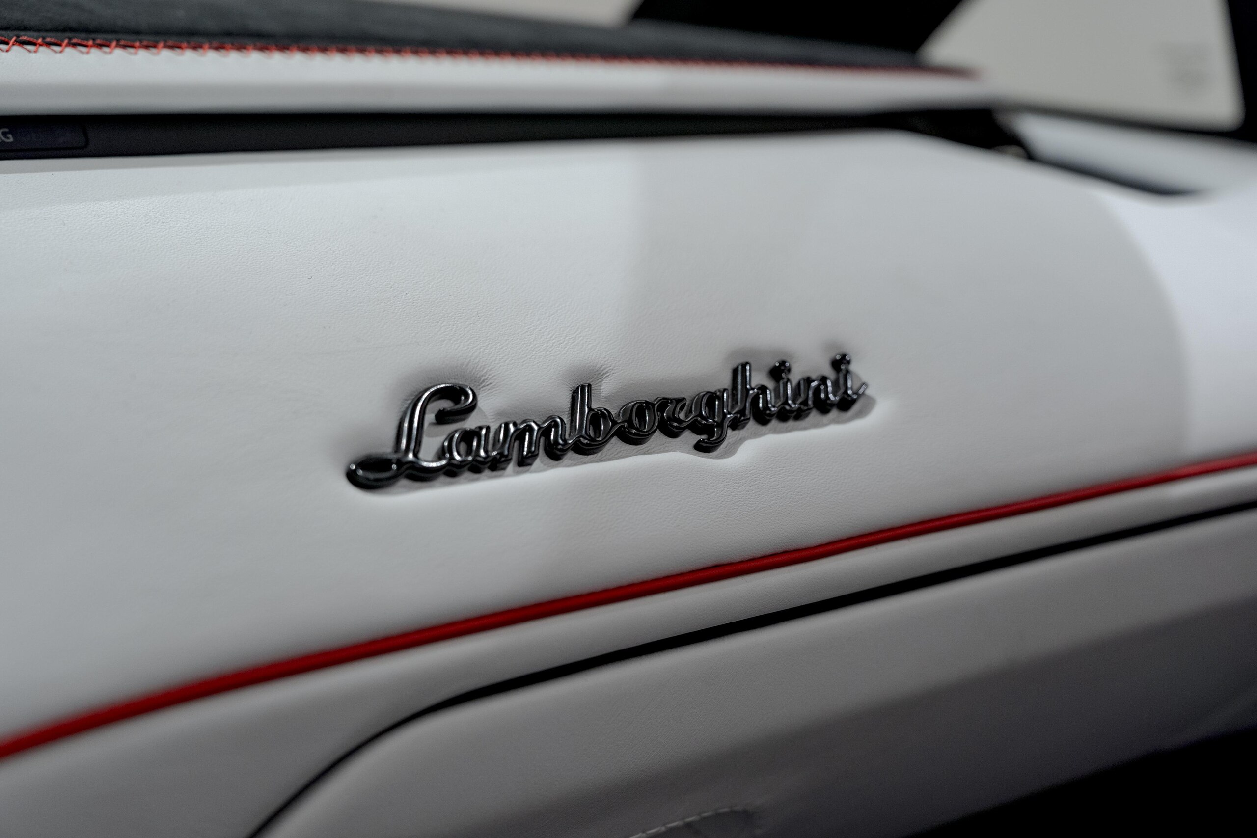 2021 Lamborghini Aventador SVJ Roadster — Photo 34 / 35
