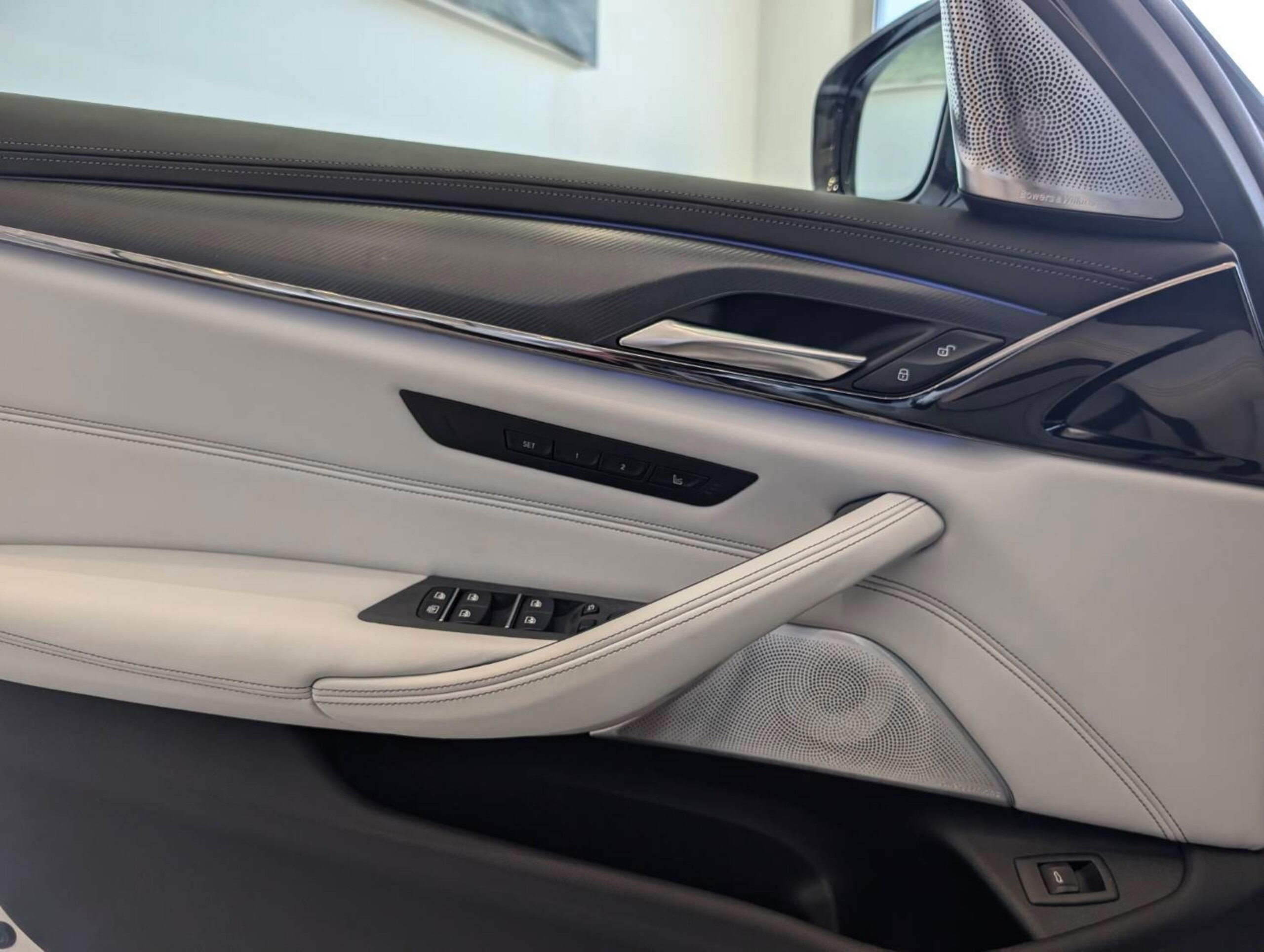 2018 BMW M5 — Photo 10 / 16
