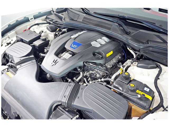 2015 Maserati Ghibli S Q4 — Photo 14 / 31