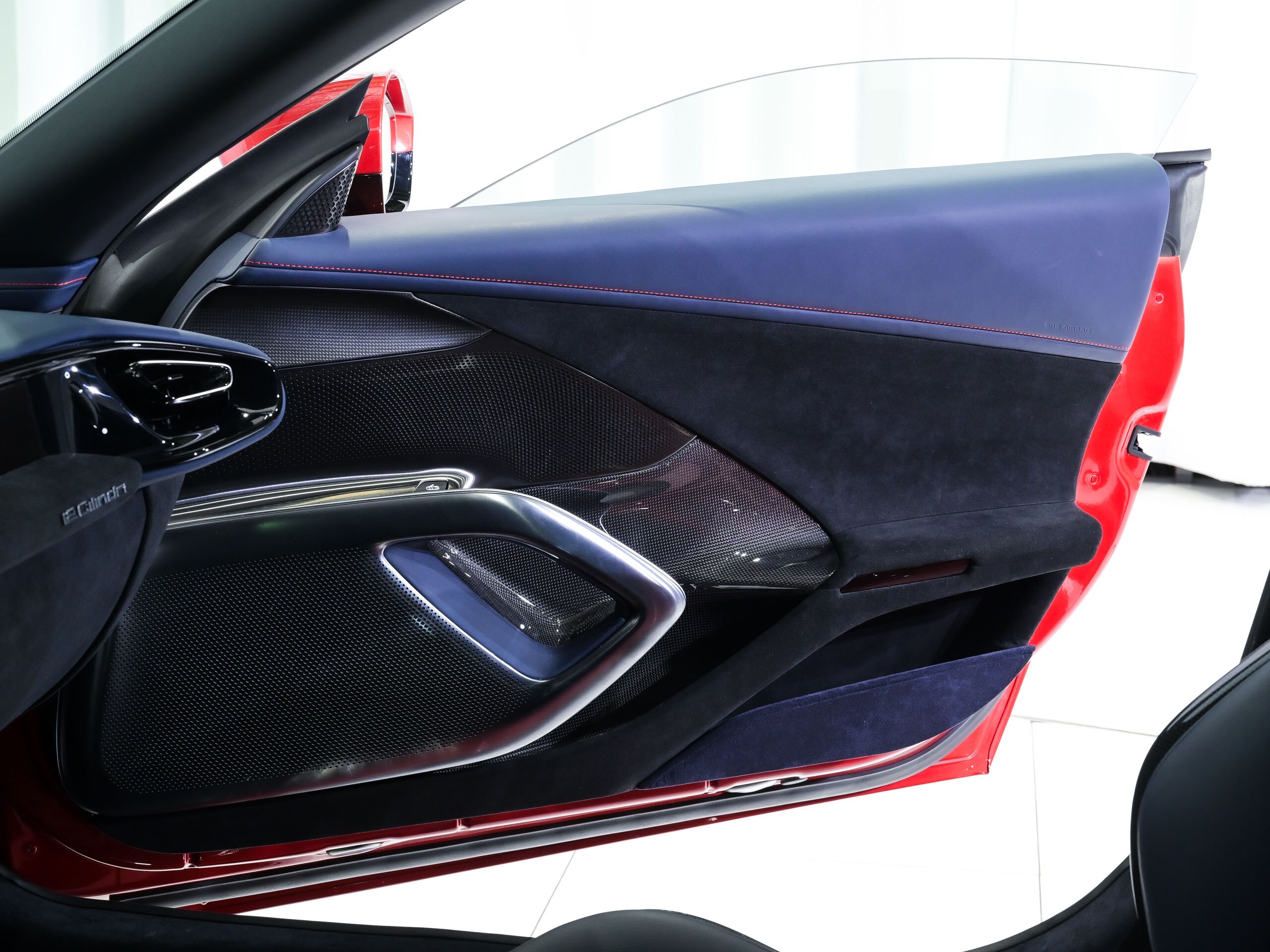 2025 Ferrari 12Cilindri — Photo 14 / 55