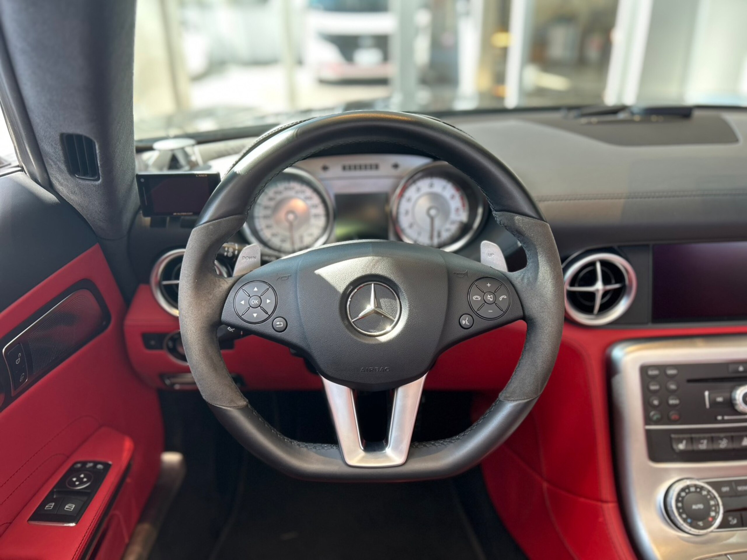 2013 Mercedes Benz SLS AMG Roadster — Photo 10 / 20