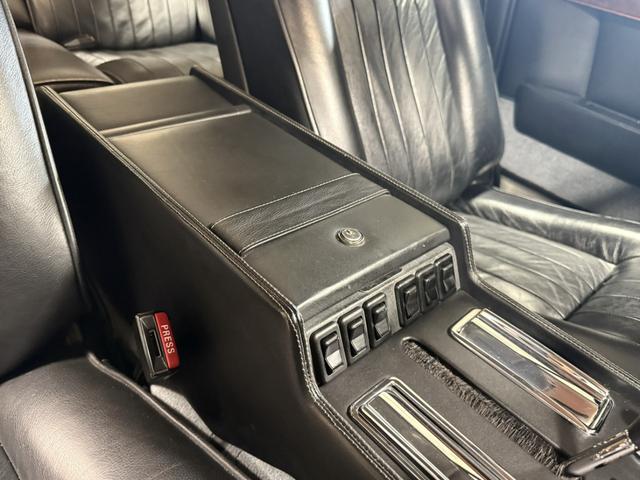 1990 Aston Martin Lagonda — Photo 13 / 20