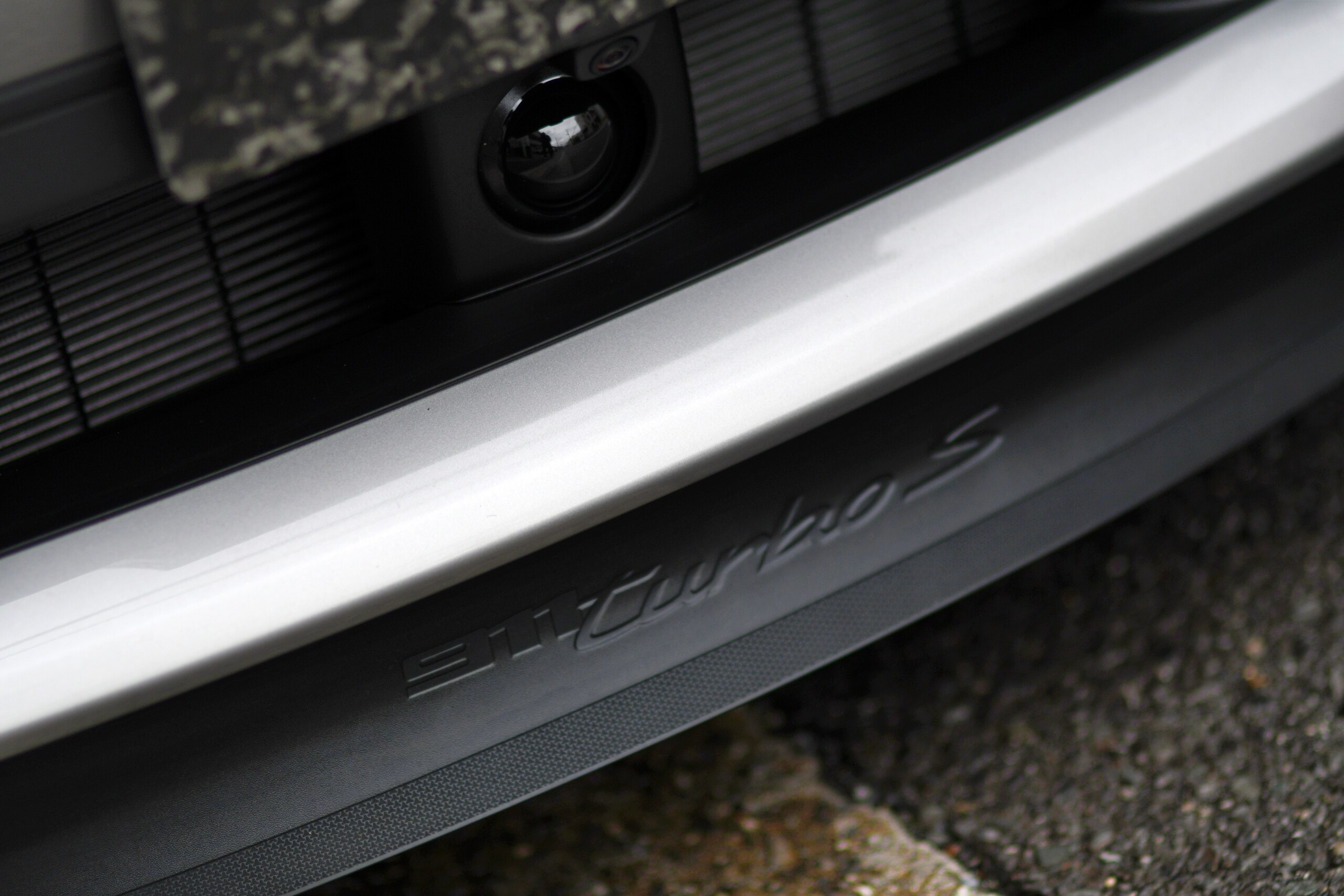 2025 Porsche 911 Turbo — Photo 33 / 44