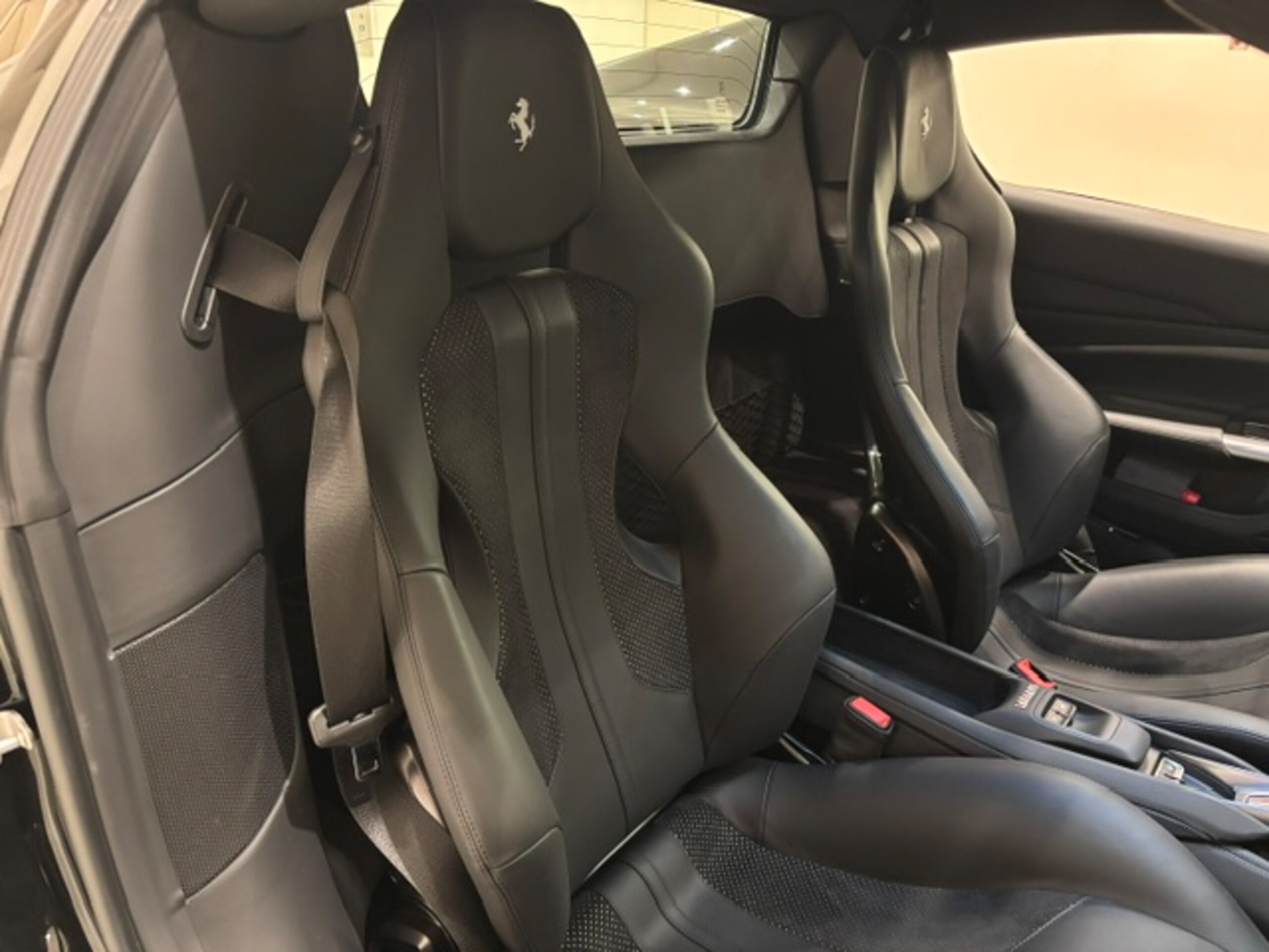 2022 Ferrari F8 Spider — Photo 18 / 26