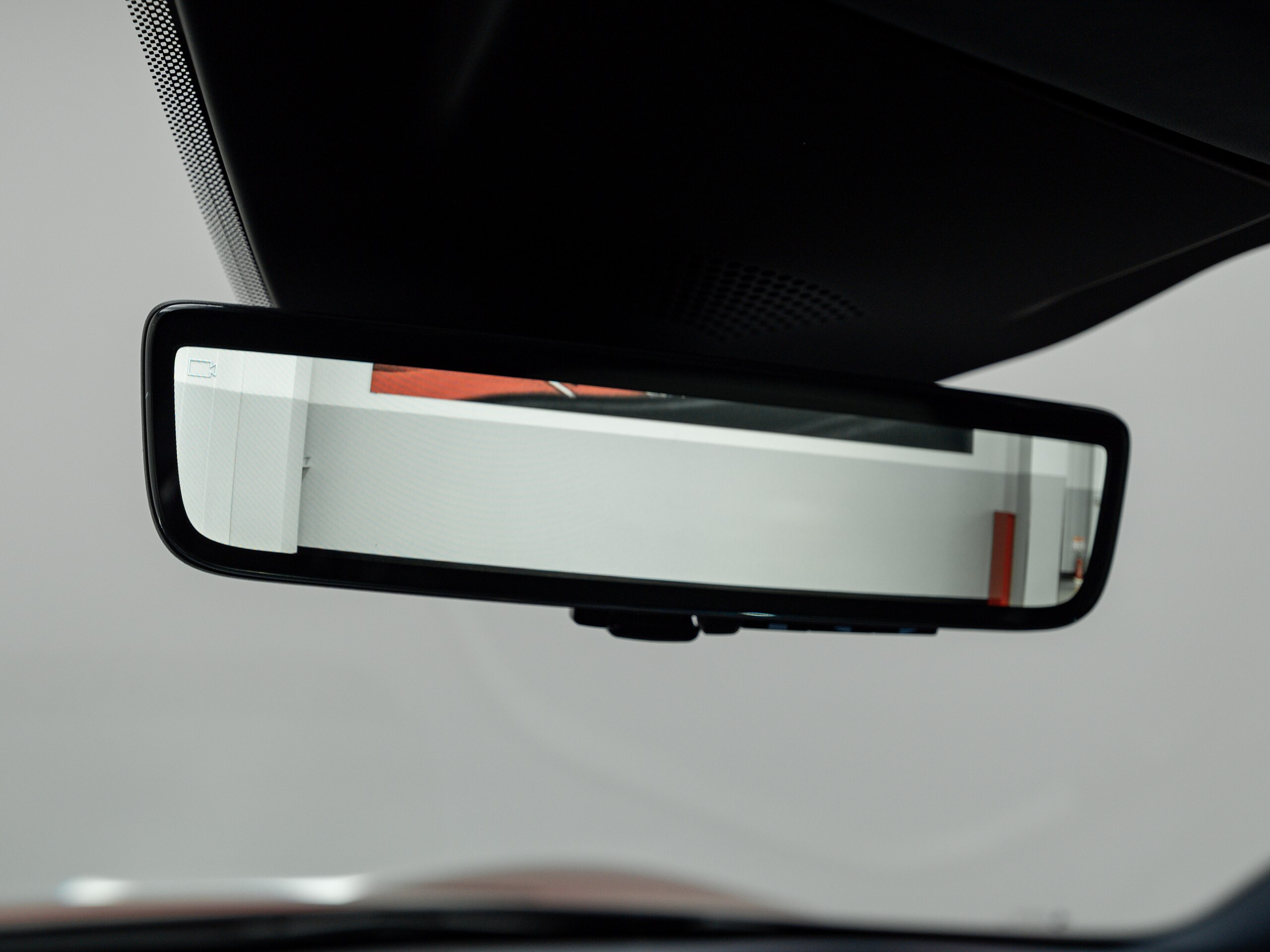 2025 Ferrari 12Cilindri — Photo 14 / 32